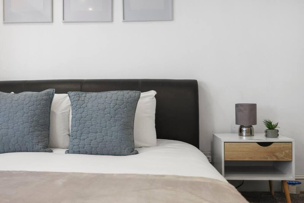Cozy Private 1-bedroom Short Term & Flexible Renting Hoxton With Free Wifi London