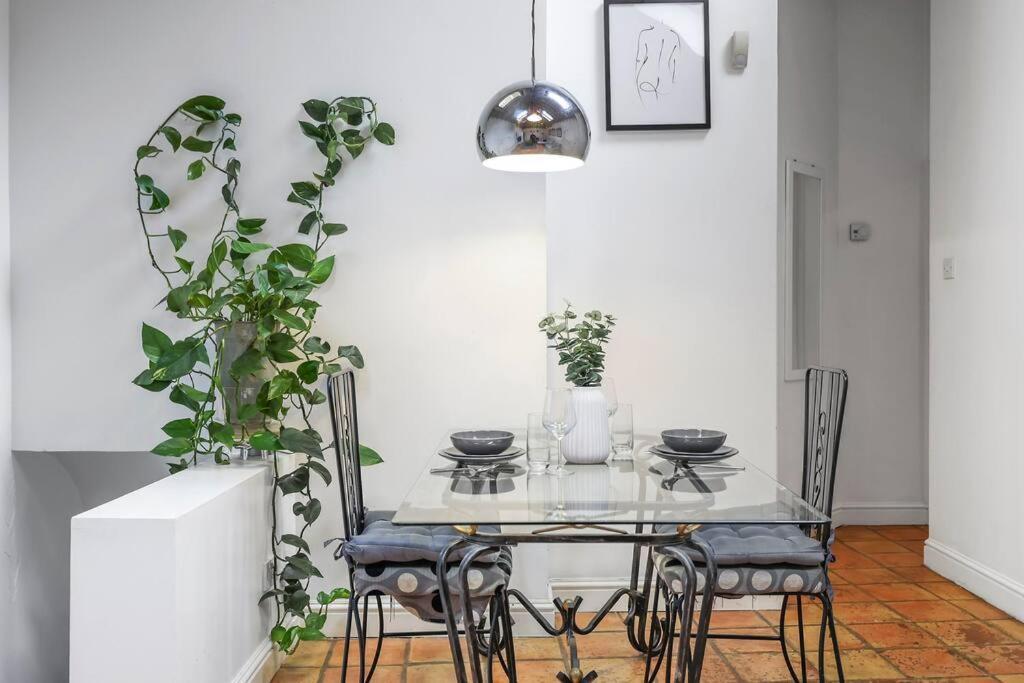 Cozy Private 1-bedroom Short Term & Flexible Renting Hoxton With Free Wifi
