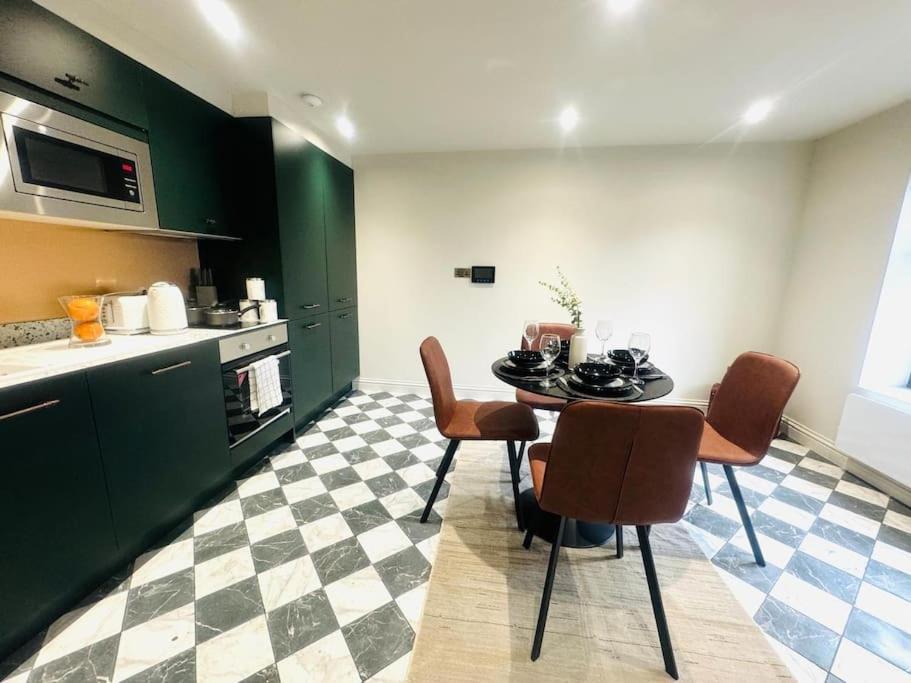 Apartment 99 Apartment, Trendy Location