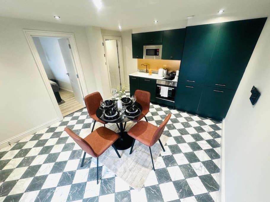 Apartment 99 Apartment, Trendy Location *
