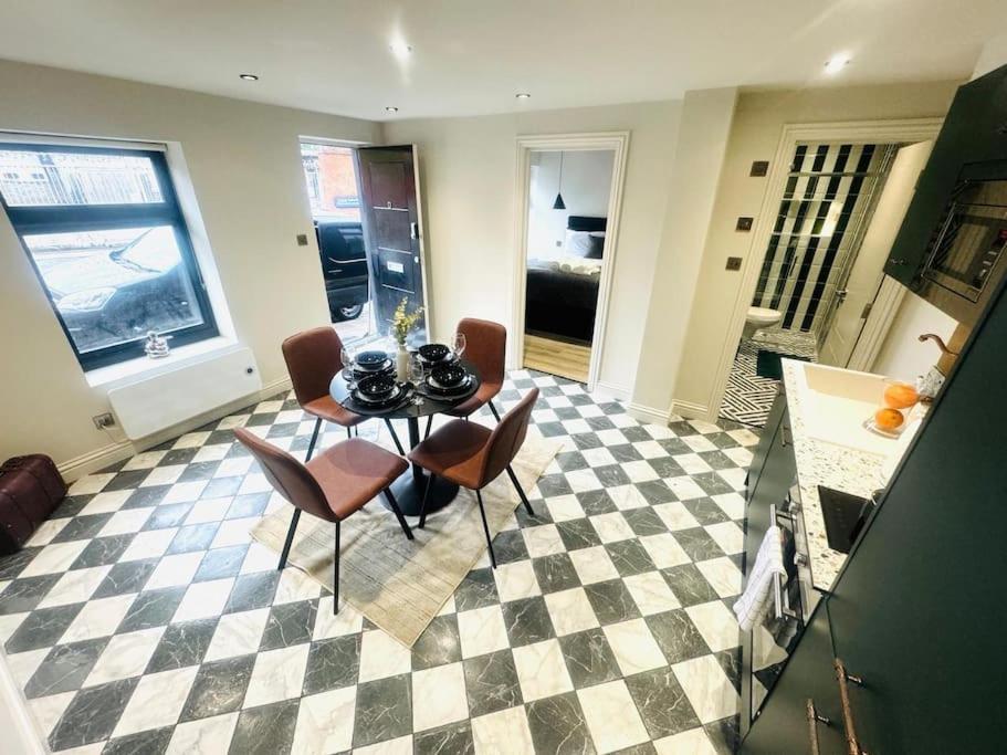 99 Apartment, Trendy Location * London
