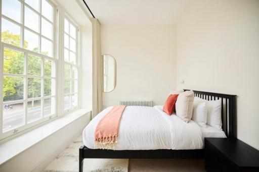 The East Mile Crib - Bright 2bdr Flat Appartement