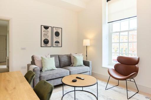 The East Mile Crib - Bright 2bdr Flat Appartement *