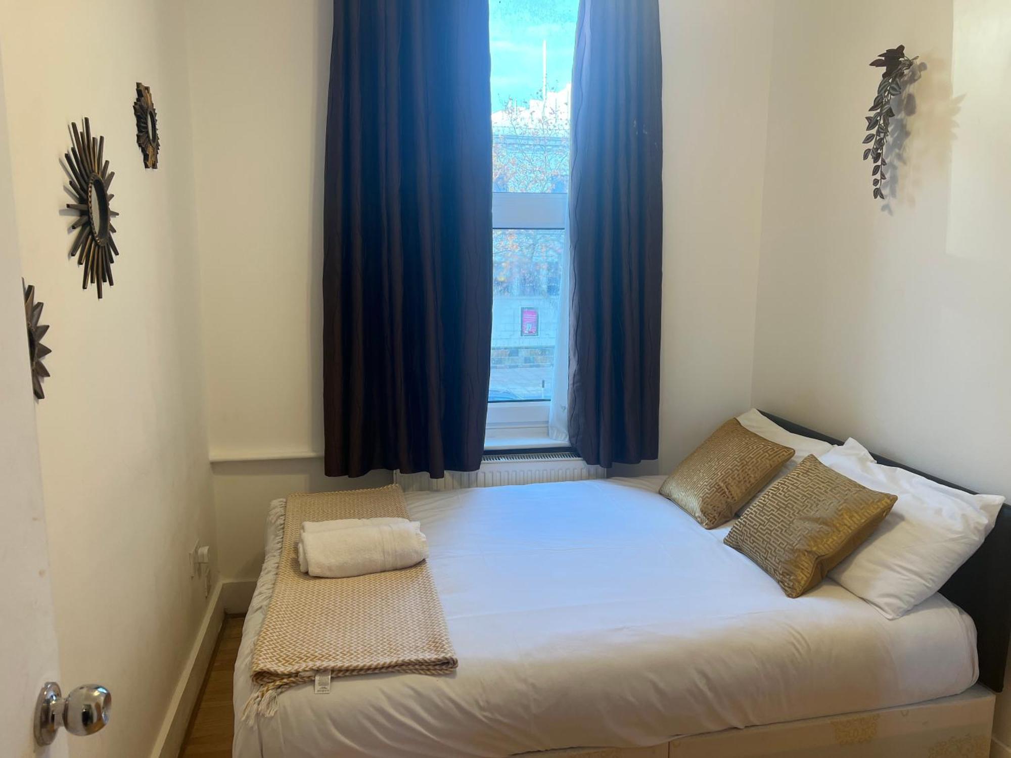 Stepney Green Holiday Apartment London
