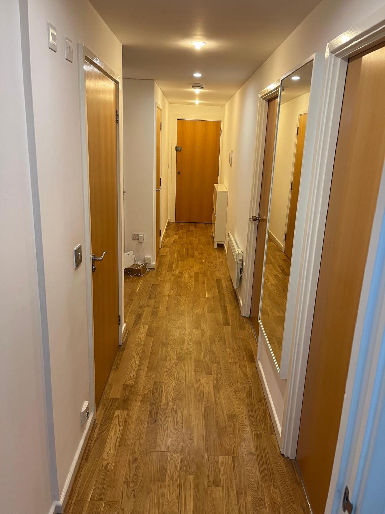 Roomzzz Near The Excel Exhibition Centre Royal Victoria O2 Arena Central 24 Hour Self Check-in * London