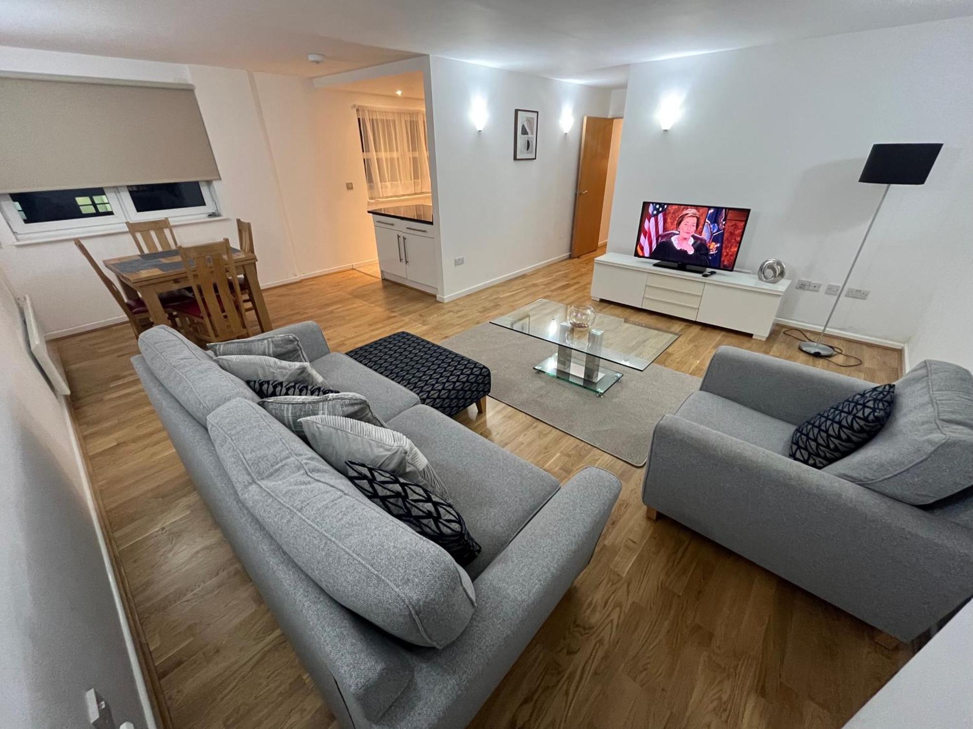 Gjestgiverier Roomzzz Near The Excel Exhibition Centre Royal Victoria O2 Arena Central 24 Hour Self Check-in