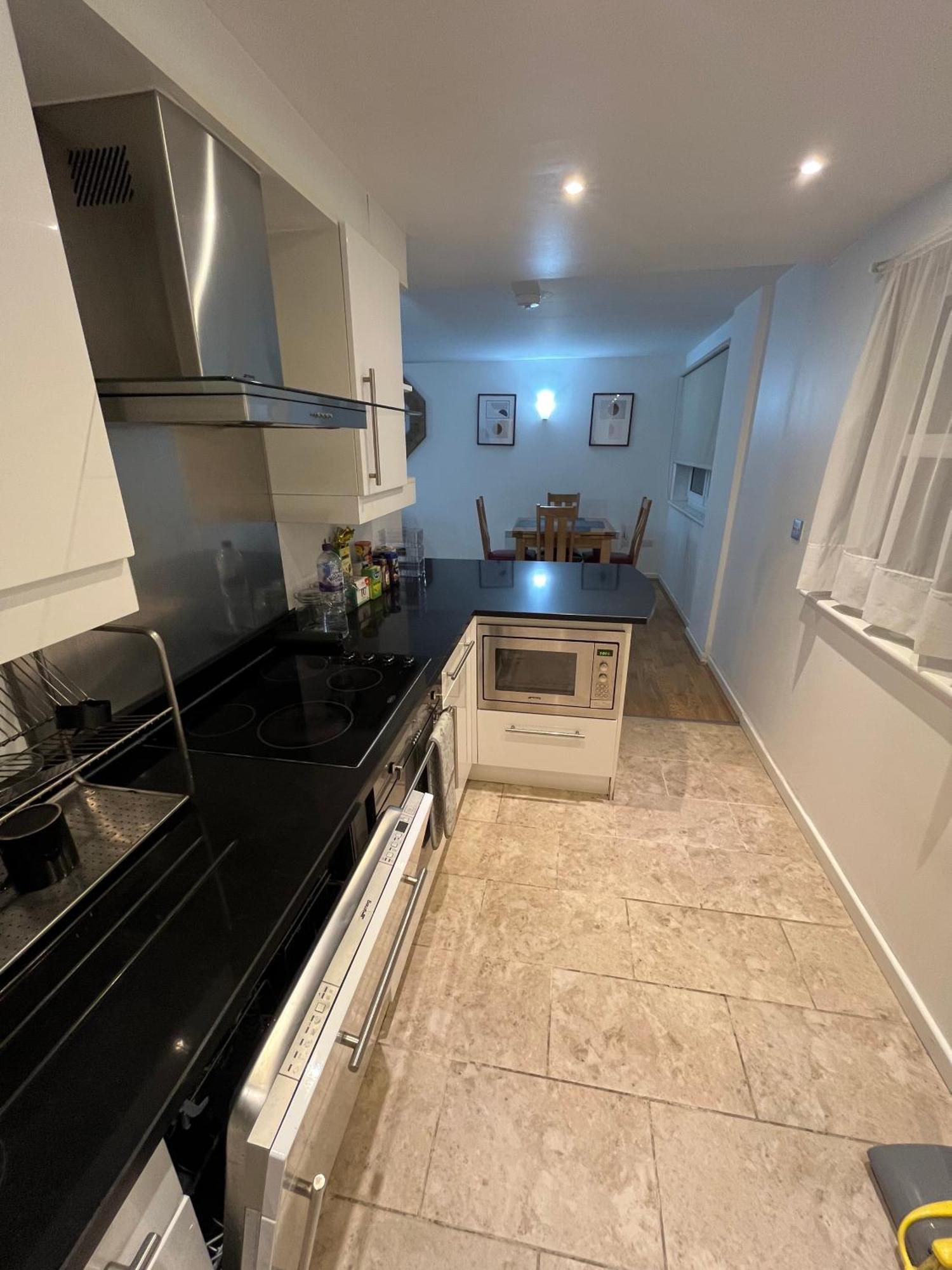 Roomzzz Near The Excel Exhibition Centre Royal Victoria O2 Arena Central 24 Hour Self Check-in *