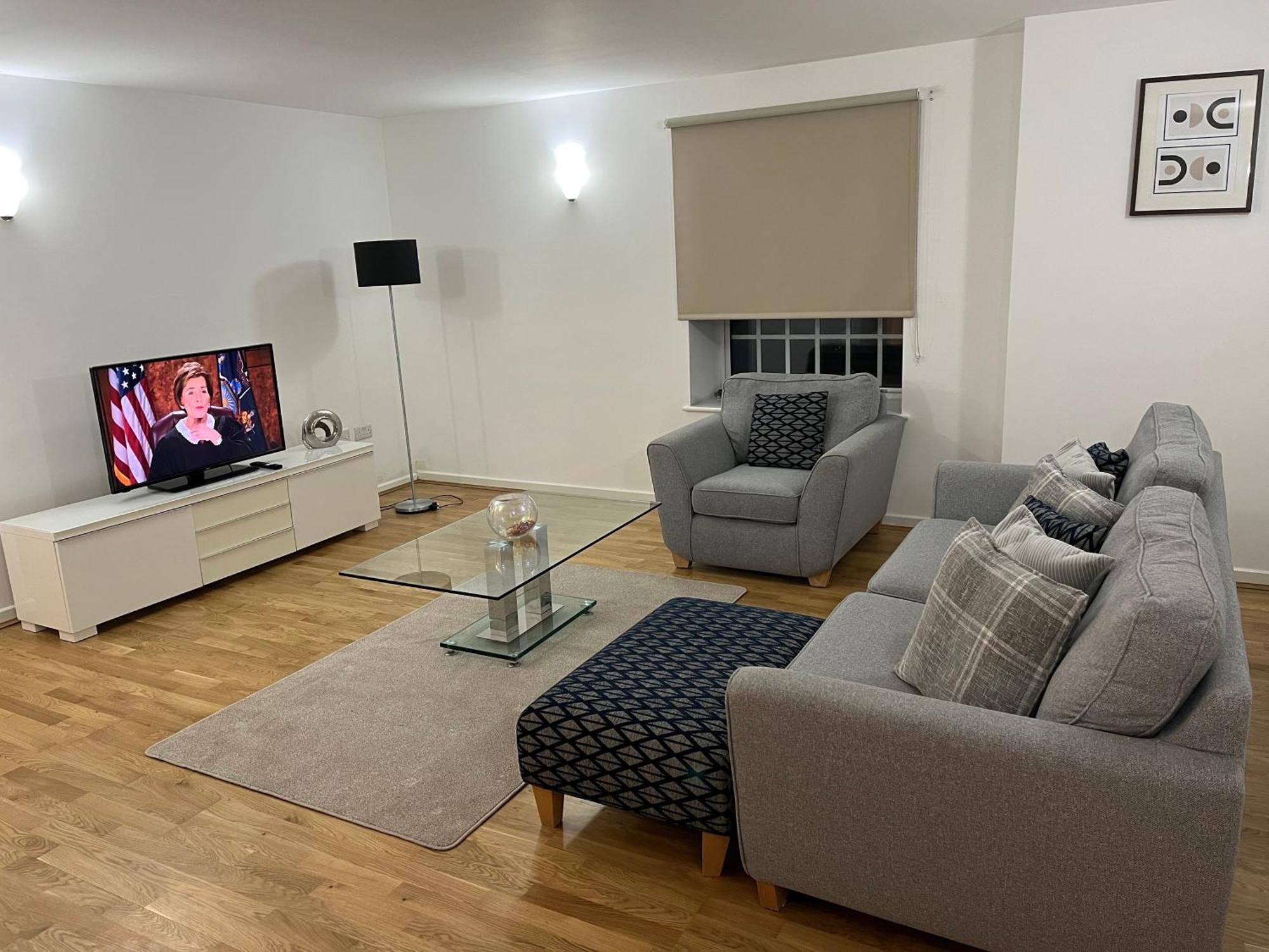 Roomzzz Near The Excel Exhibition Centre Royal Victoria O2 Arena Central 24 Hour Self Check-in *