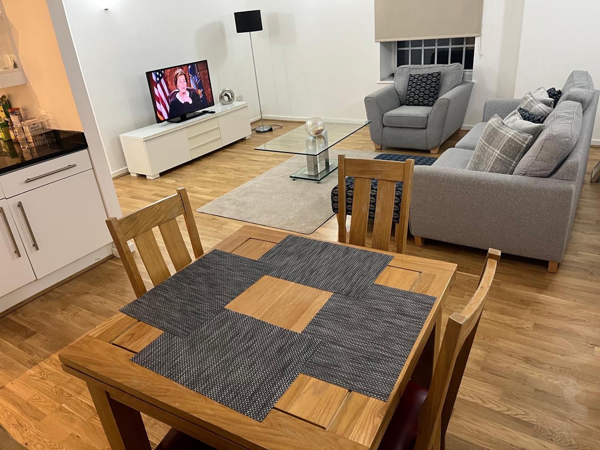 Roomzzz Near The Excel Exhibition Centre Royal Victoria O2 Arena Central 24 Hour Self Check-in *