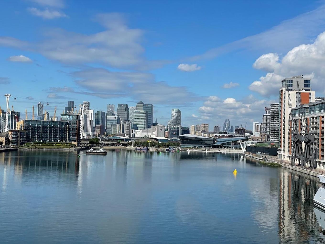 Roomzzz Near The Excel Exhibition Centre Royal Victoria O2 Arena Central 24 Hour Self Check-in Gjestgiverier *