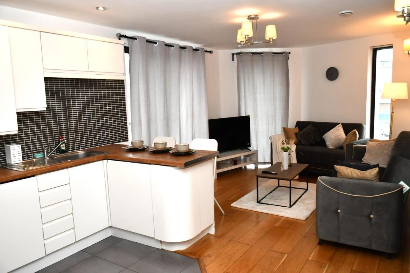 Apartment Spacious 2bedroom In Airport *