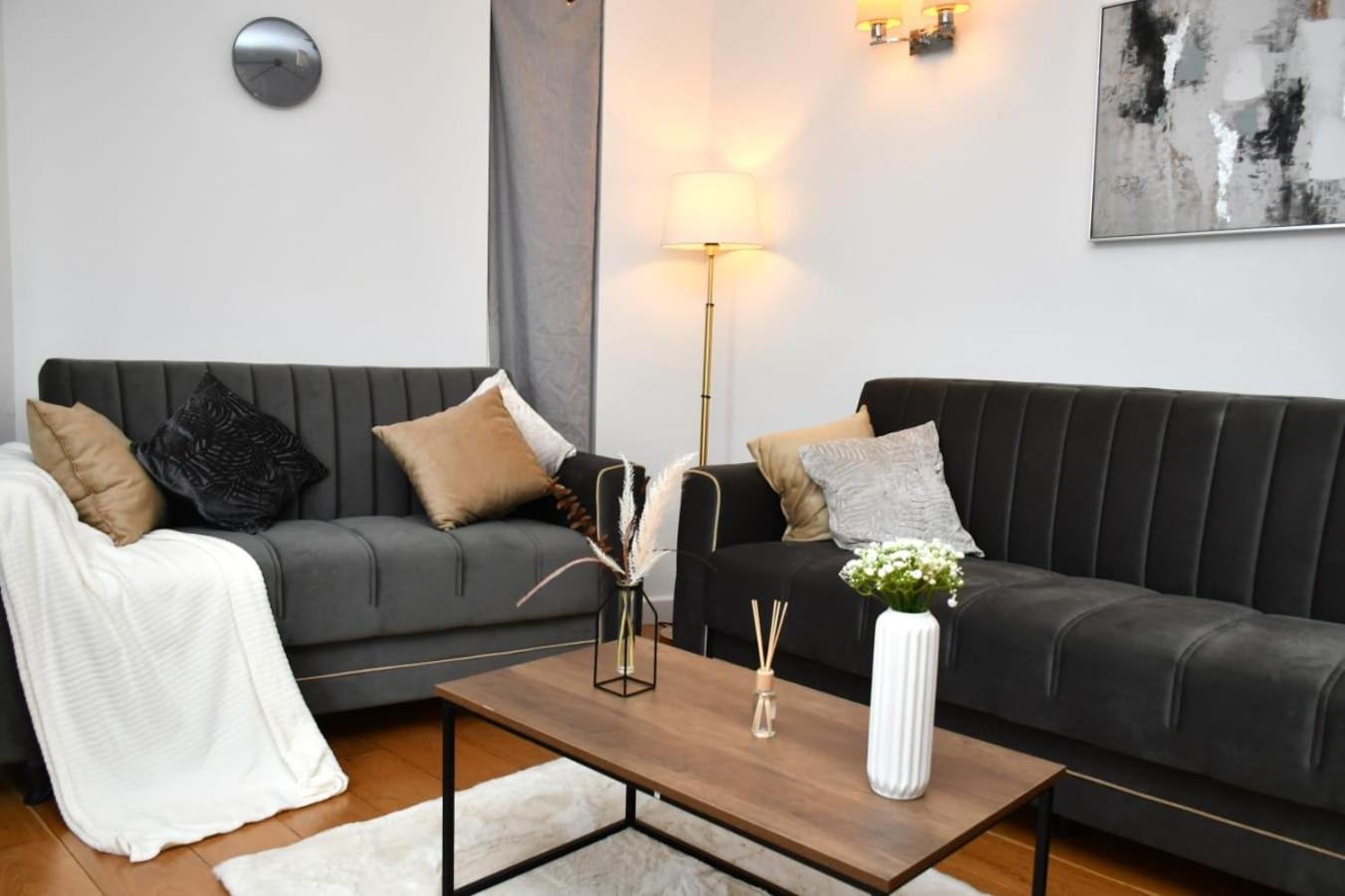 Spacious 2bedroom In Airport Apartment London