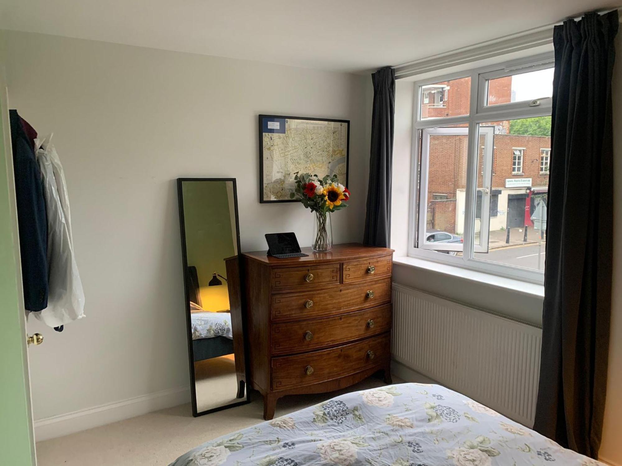 Lovely 2 Bedroom Flat Near Whitechapel Station Leilighet London