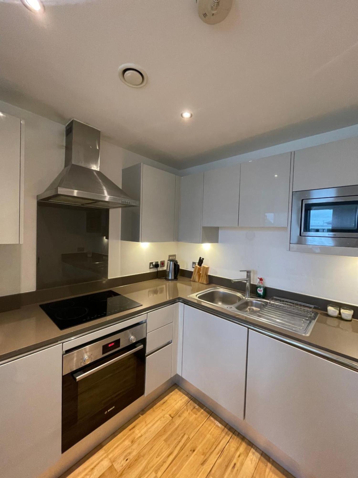 Sleek & Sunny 1bd Flat Near Greenwhich - Deptford! Apartamento Londres