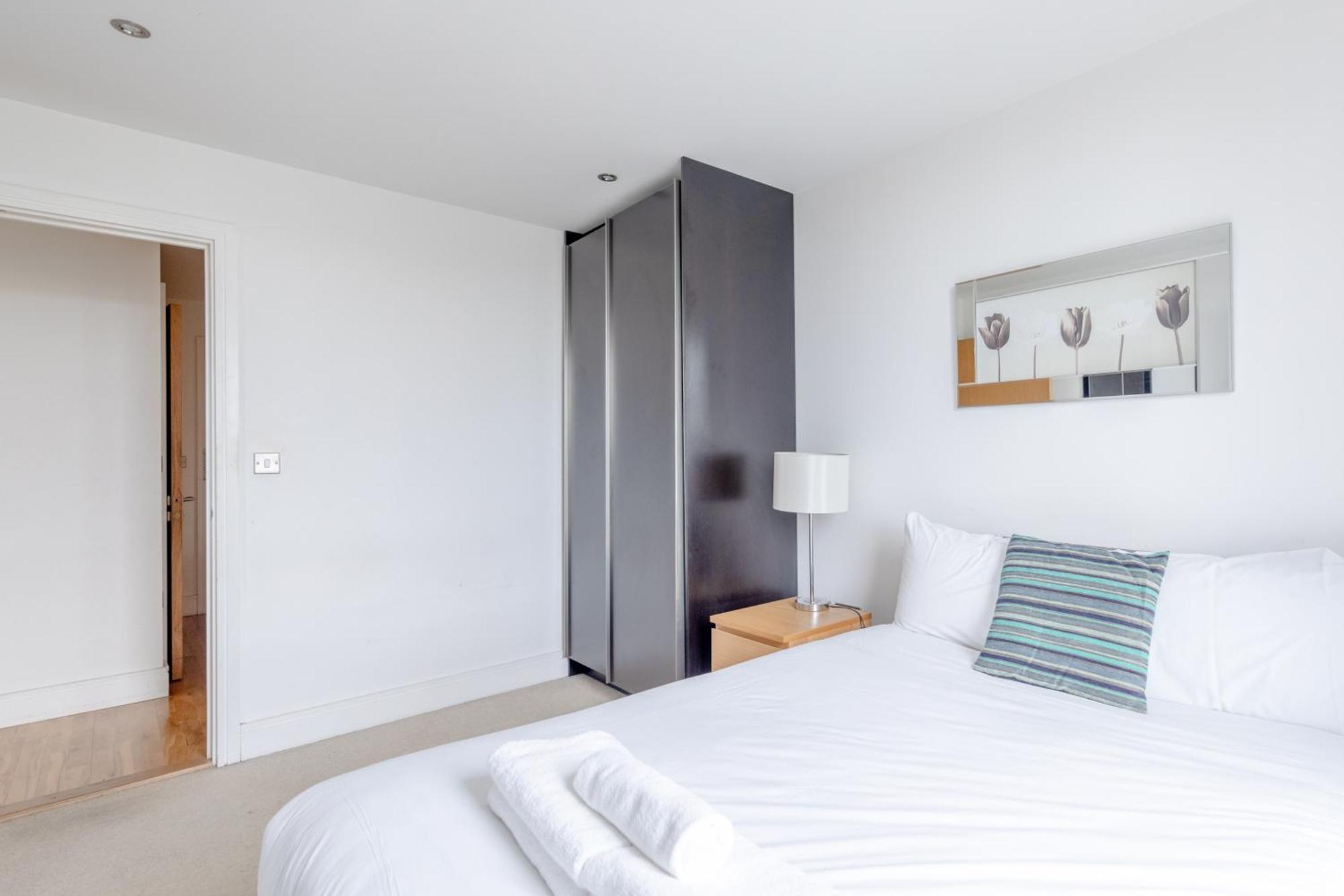 Sleek & Sunny 1bd Flat Near Greenwhich - Deptford! Apartamento Londres