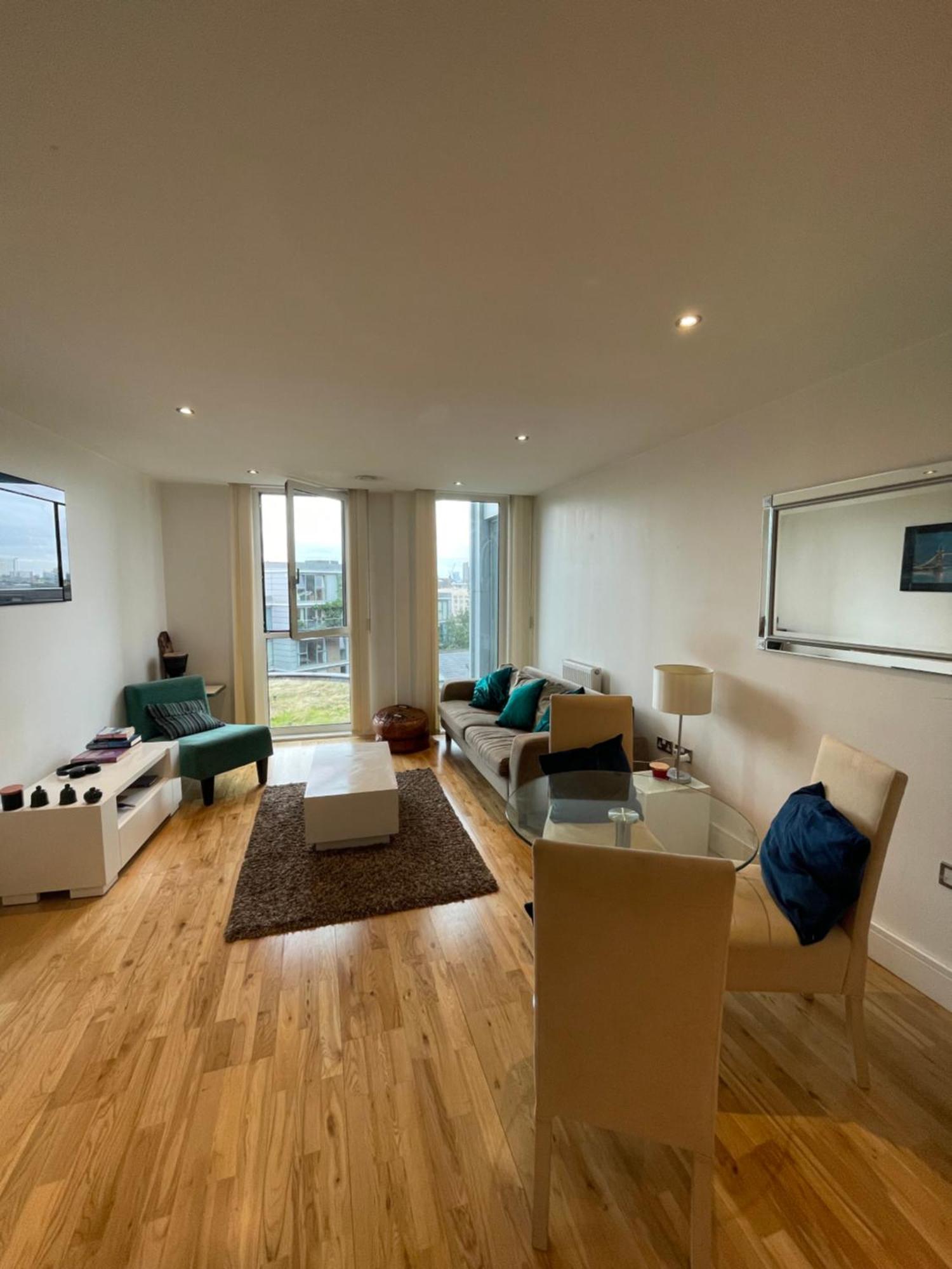 Sleek & Sunny 1bd Flat Near Greenwhich - Deptford! Apartamento