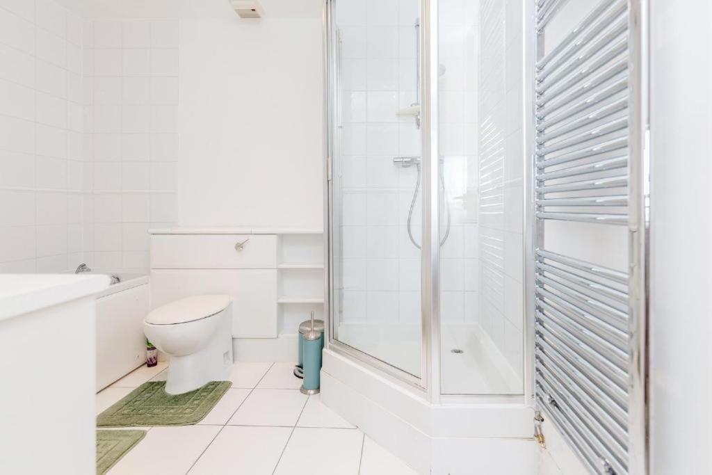 Apartment Excel Dock London