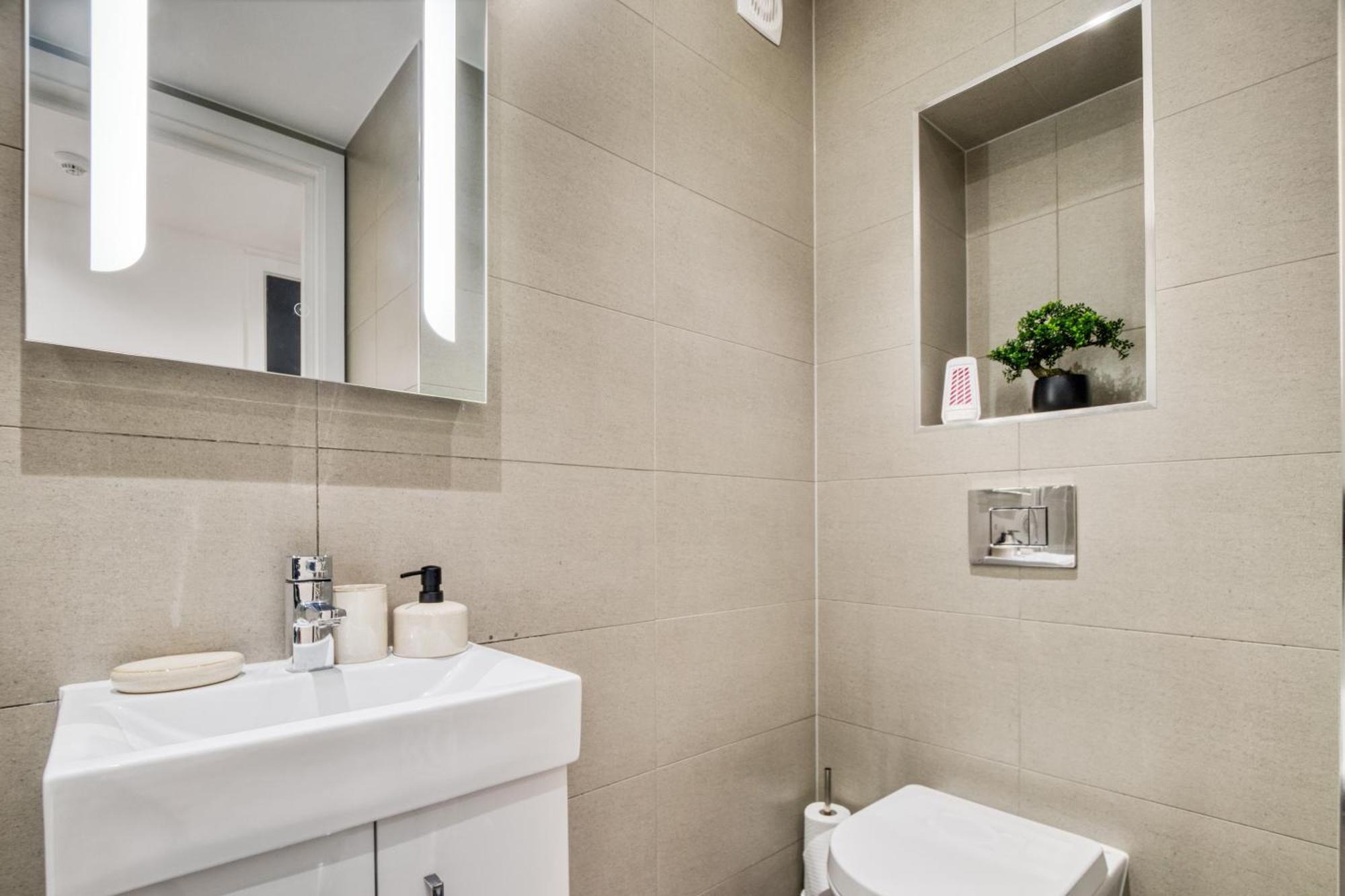 Appartement A Vibrant 2 Bed & 2 Bath In Old Street Zone 1