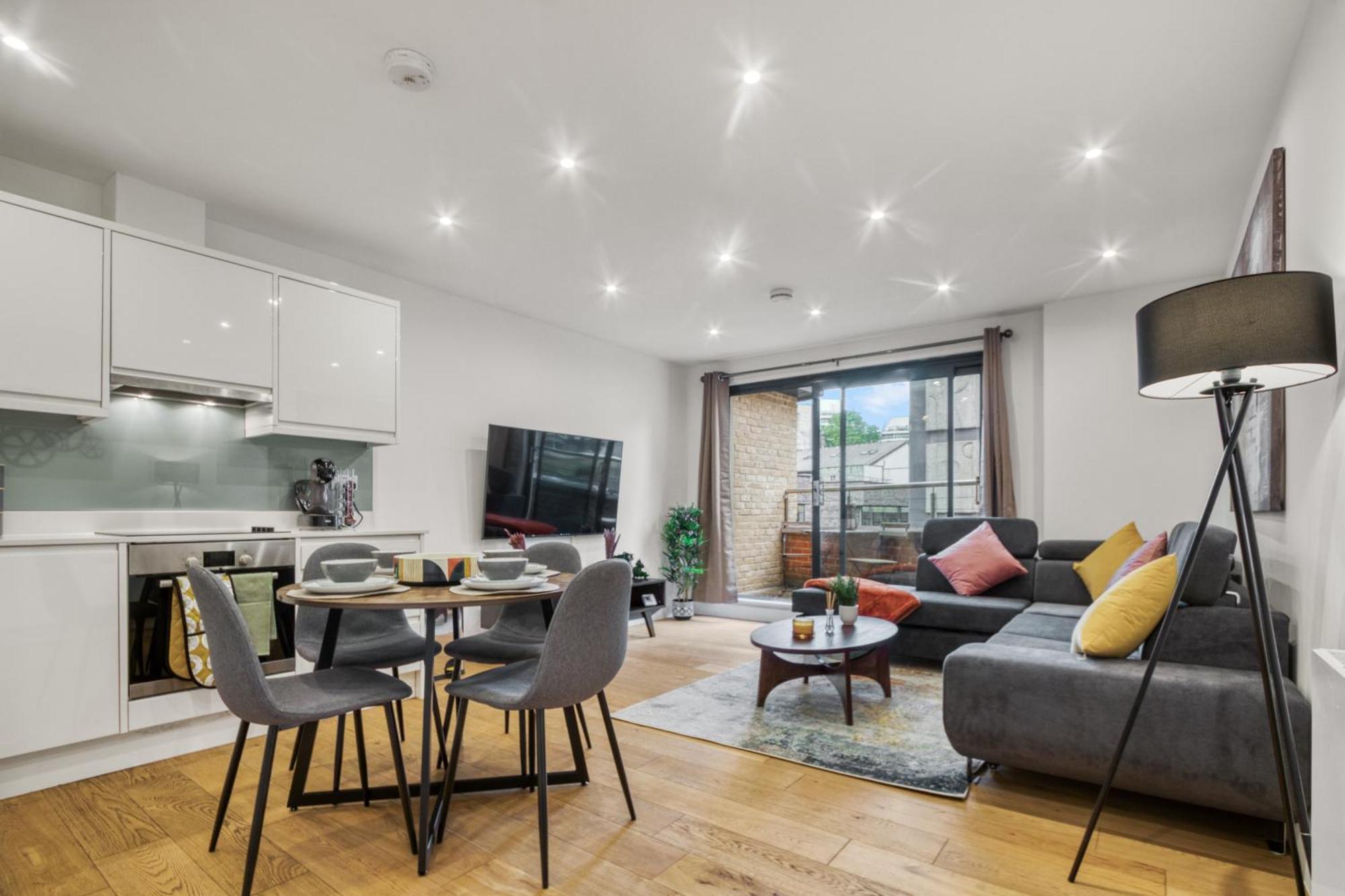 A Vibrant 2 Bed & 2 Bath In Old Street Zone 1 Appartement Londen
