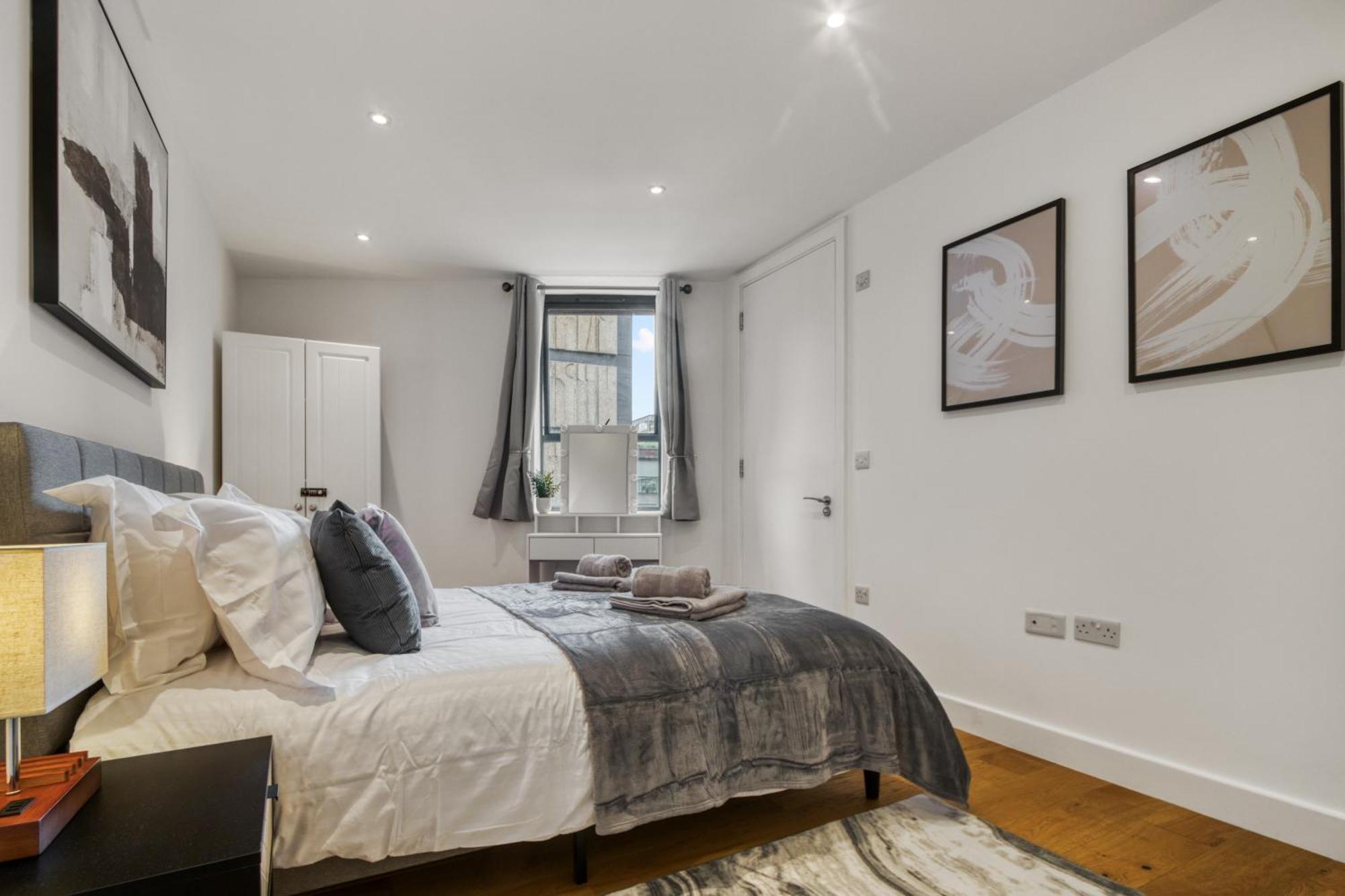 A Vibrant 2 Bed & 2 Bath In Old Street Zone 1 Londen