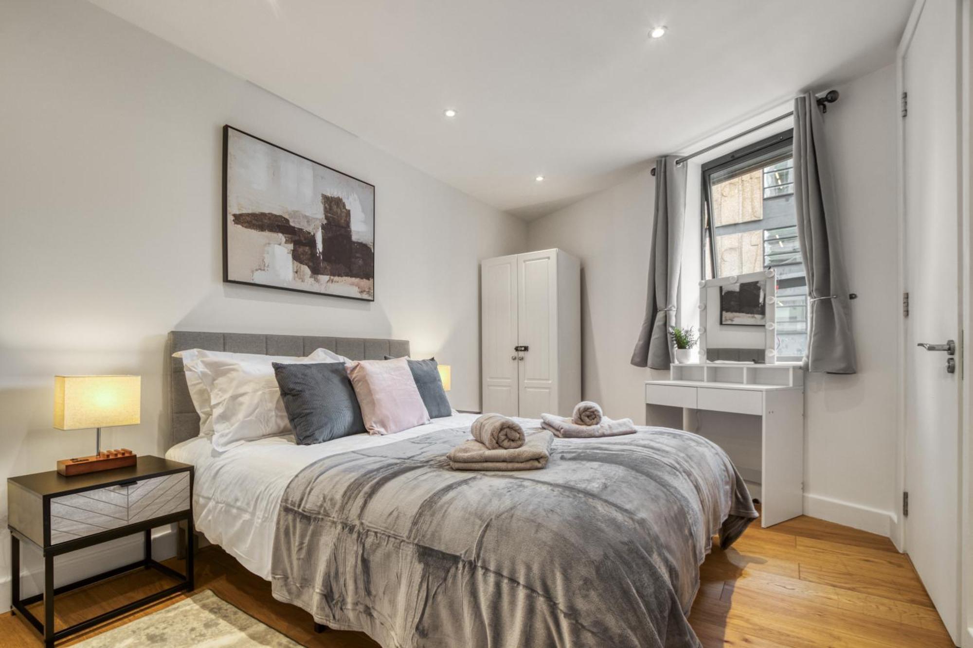 A Vibrant 2 Bed & 2 Bath In Old Street Zone 1 Appartement Londen