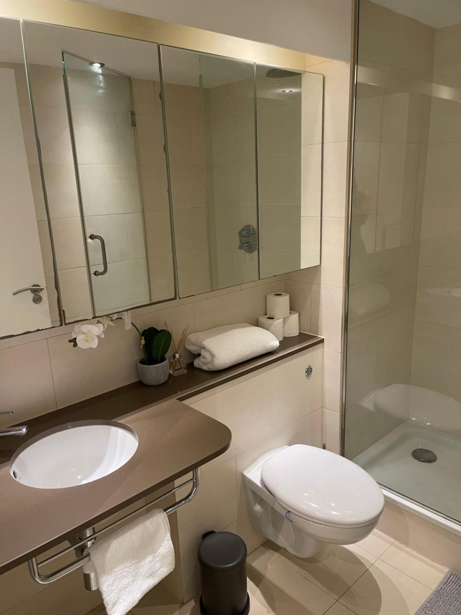 Modern Luxury 2 Bedroom In Excel Appartement Londen