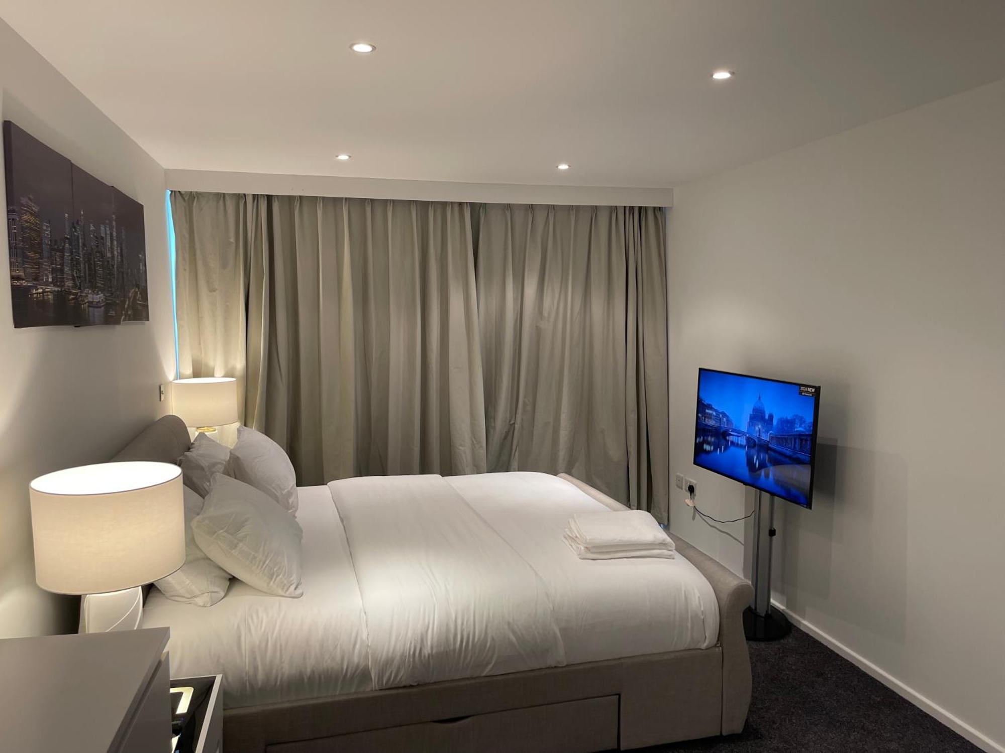 Modern Luxury 2 Bedroom In Excel Londen