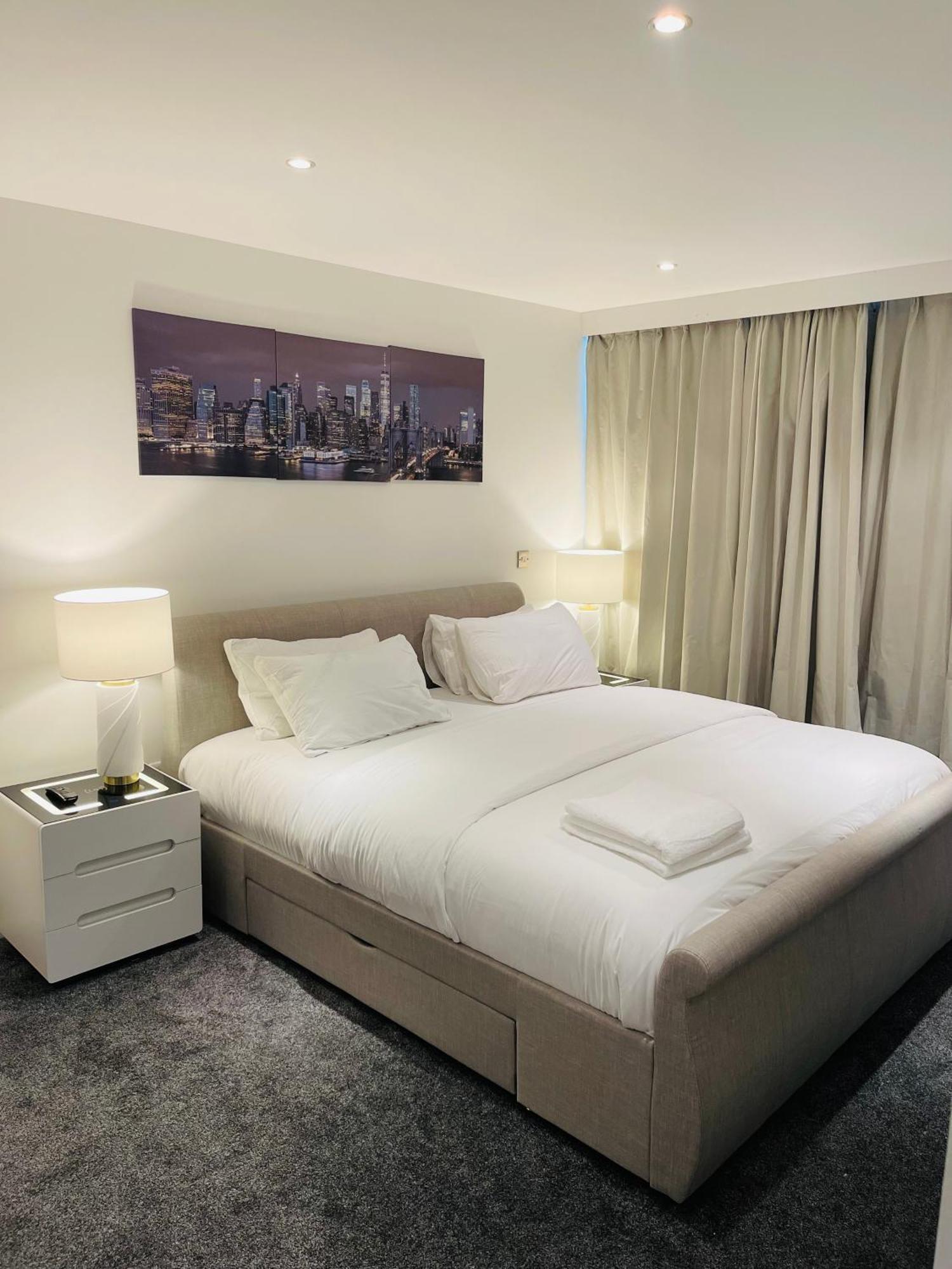 Modern Luxury 2 Bedroom In Excel Appartement Londen