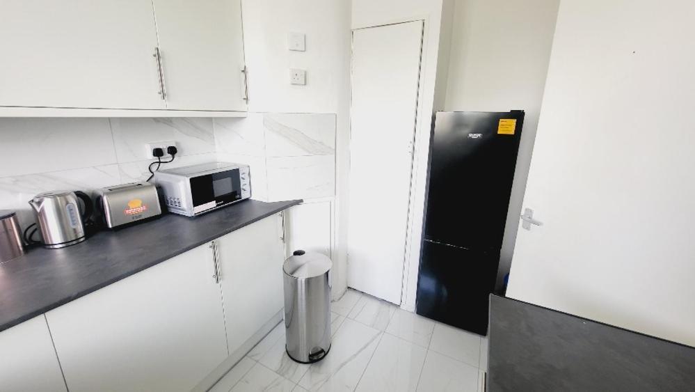 The Aryton Gould House - 2 To 3 Bed