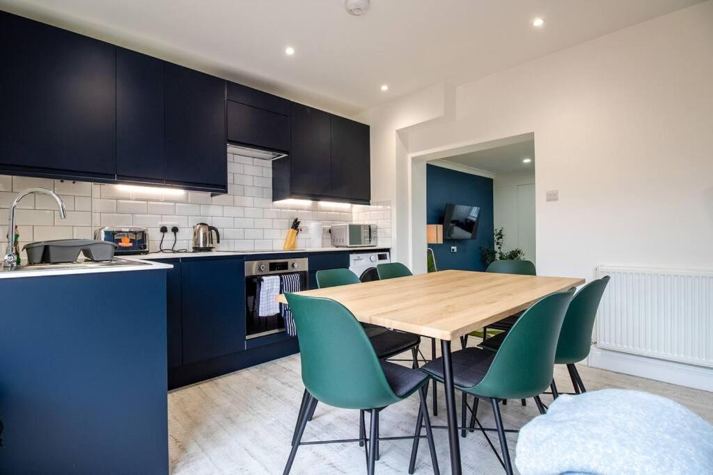 Spacious 3 Bed 3 Bath Aldgate Londen