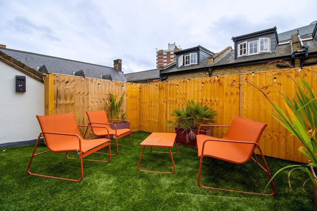 Spacious 3 Bed 3 Bath Aldgate Appartement *