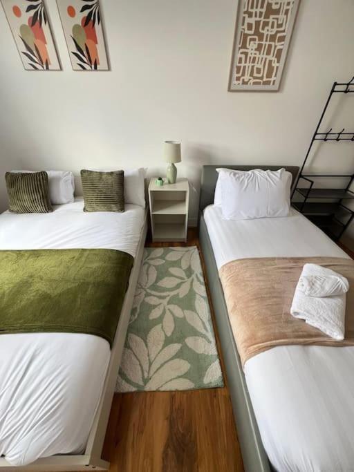 2 Bedroom Near Station