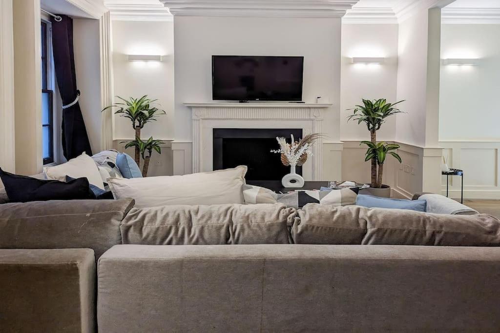 Feriehus Extra Big 4-bed House In Liverpool Street! *