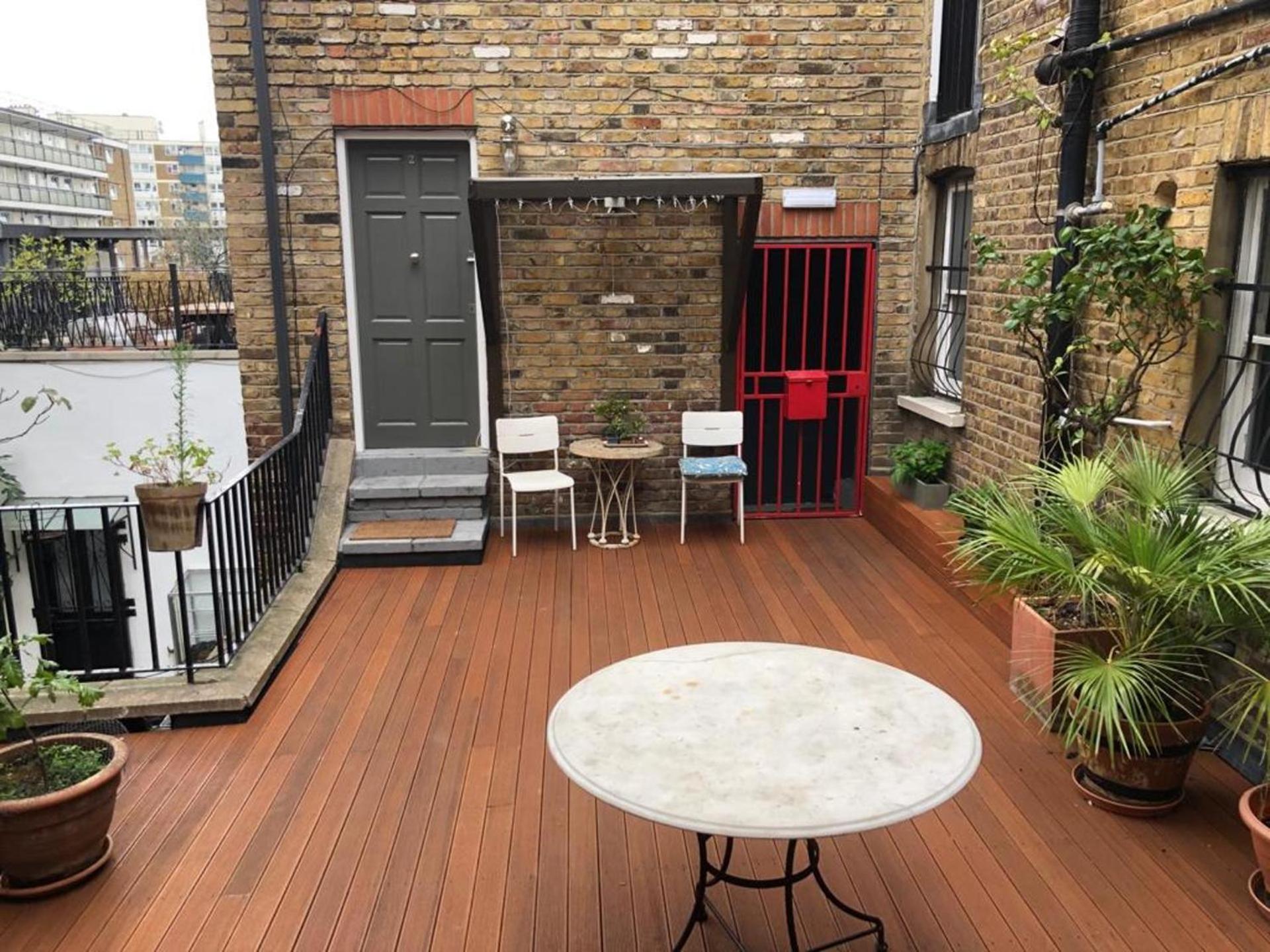 1 Bedroom-1 Bathroom-walkinshower-terrace Appartement Londen