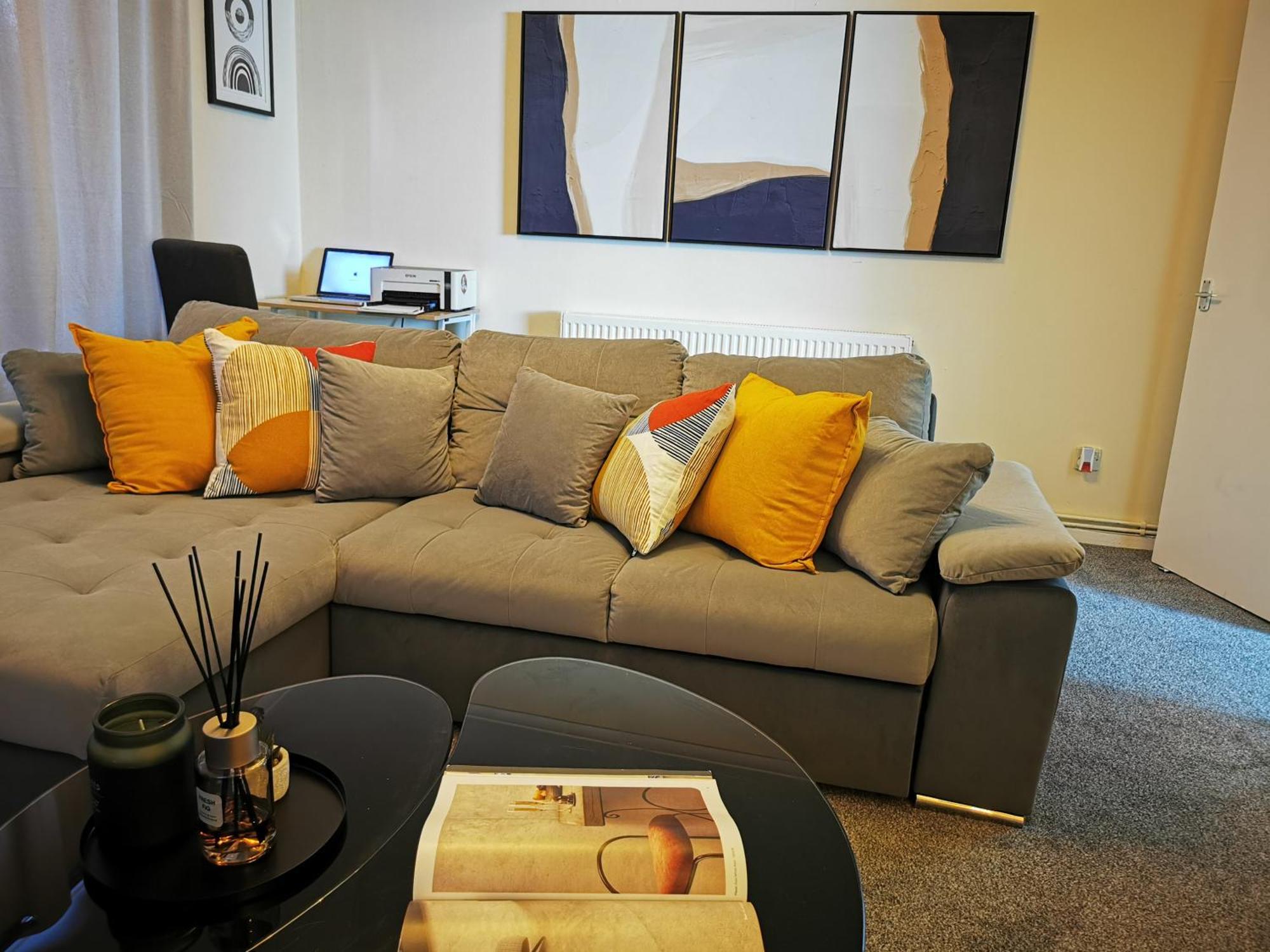 Holiday home Charming House With 3 Bedrooms Near O2arena