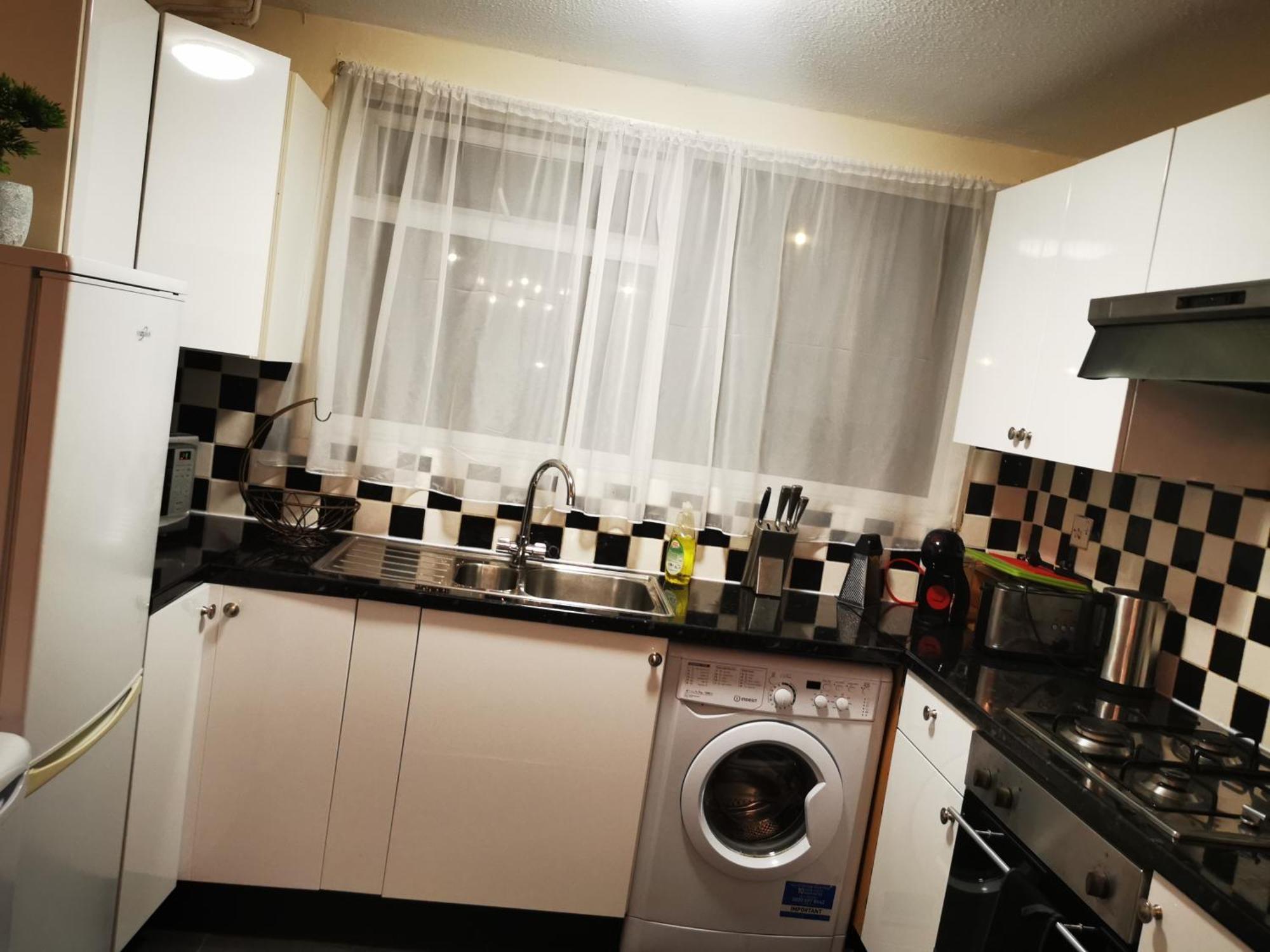 Charming House With 3 Bedrooms Near O2arena Holiday home *