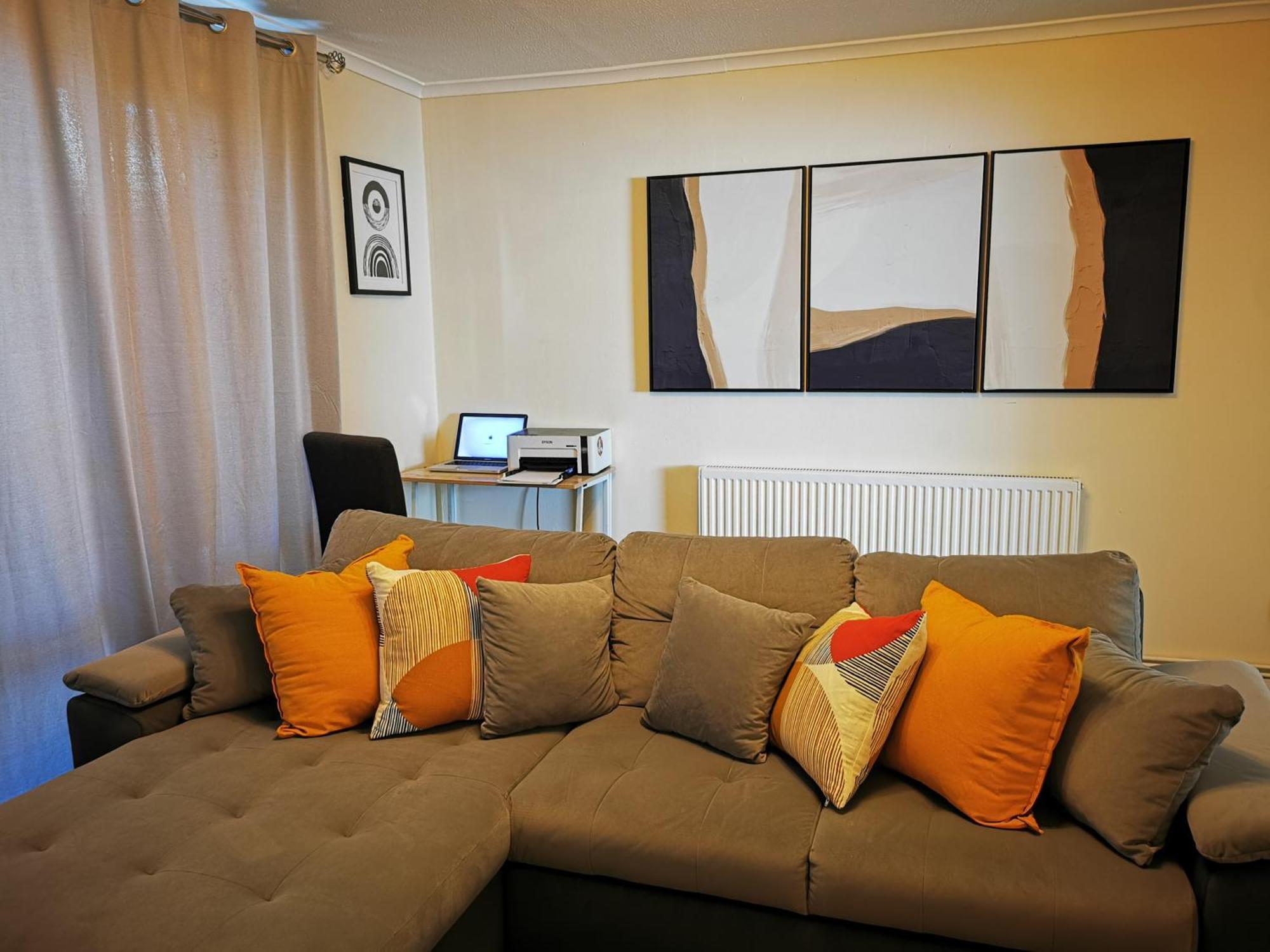 Holiday home Charming House With 3 Bedrooms Near O2arena