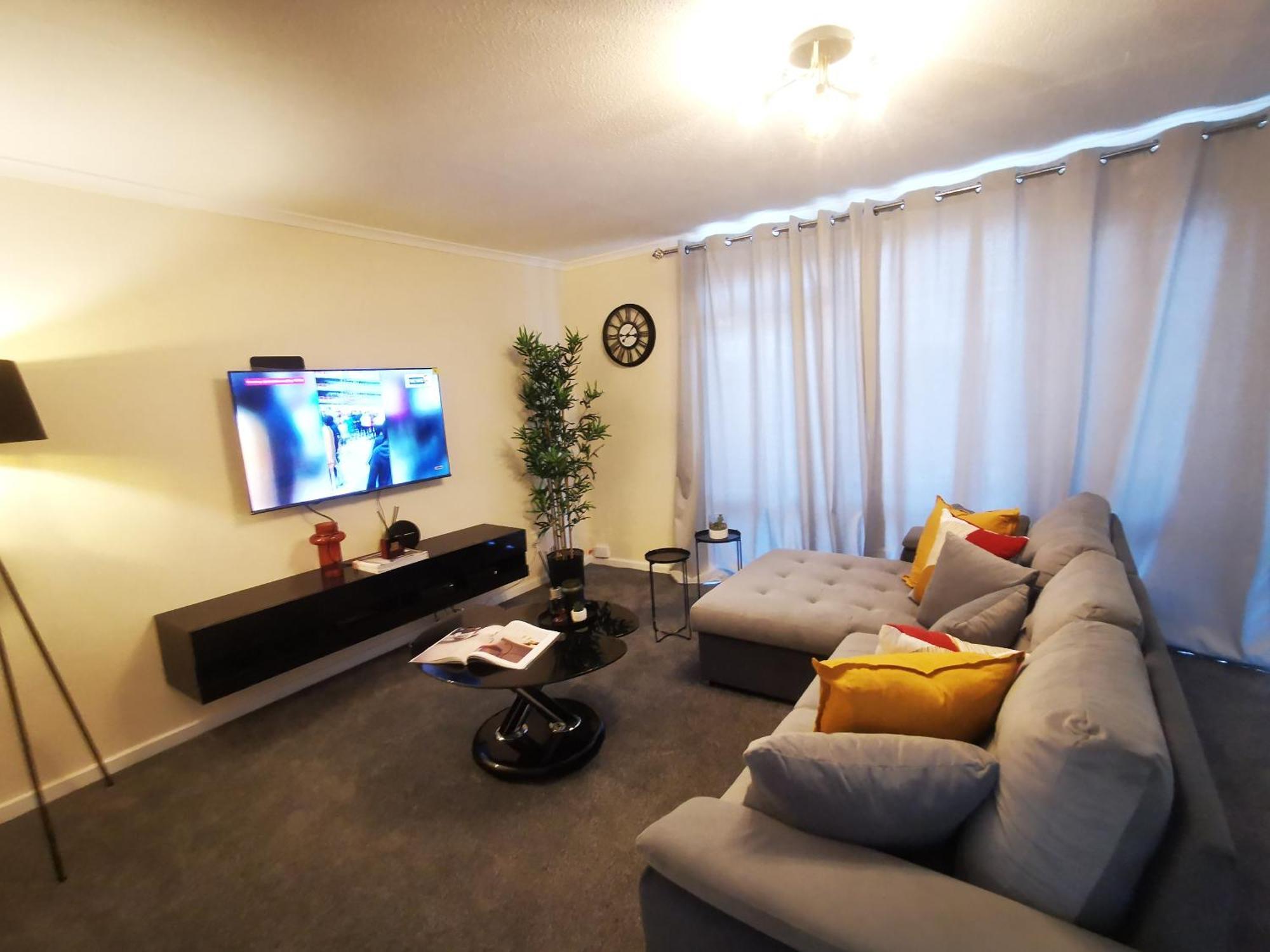 Charming House With 3 Bedrooms Near O2arena Holiday home