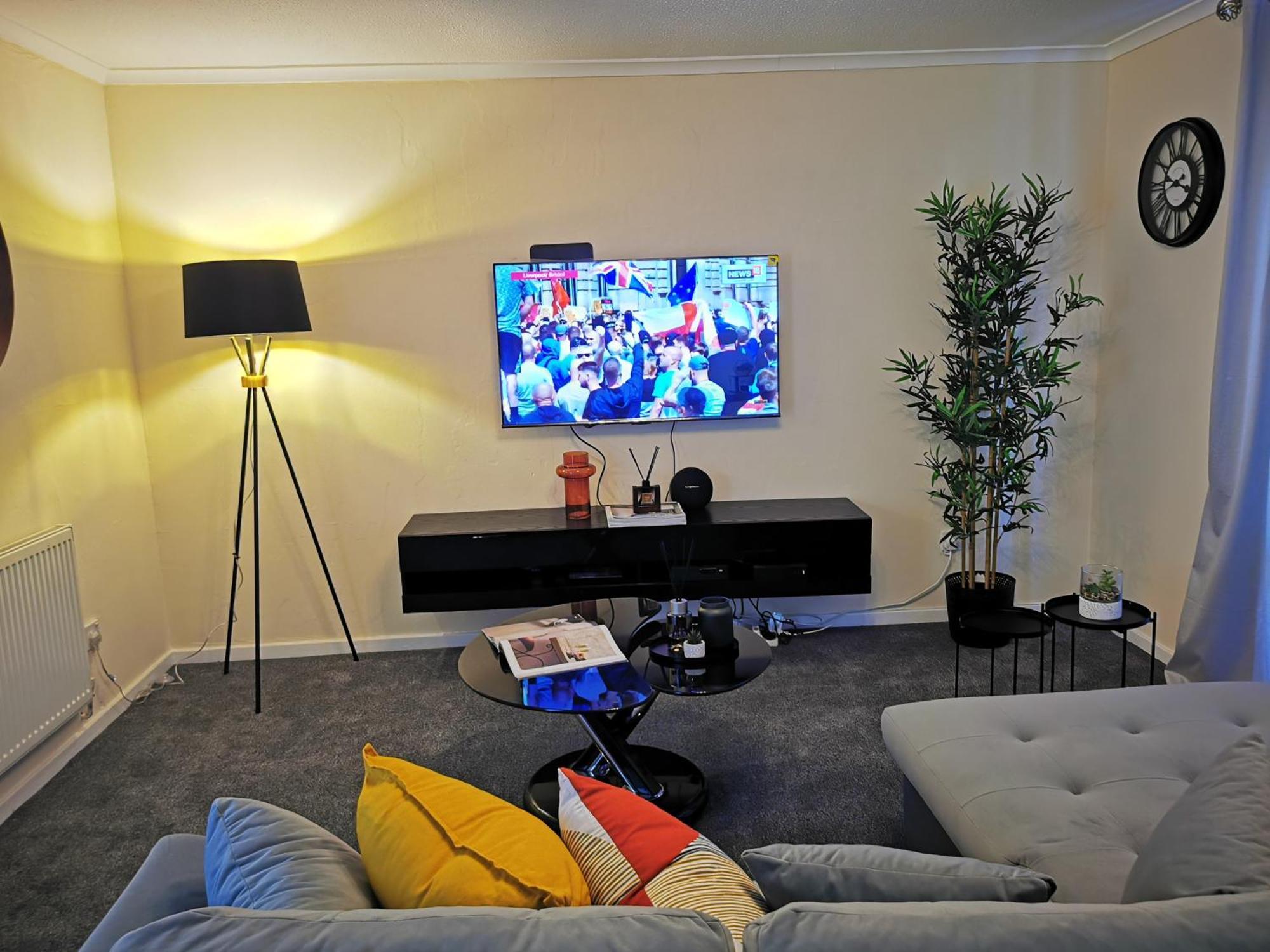 Charming House With 3 Bedrooms Near O2arena Holiday home London