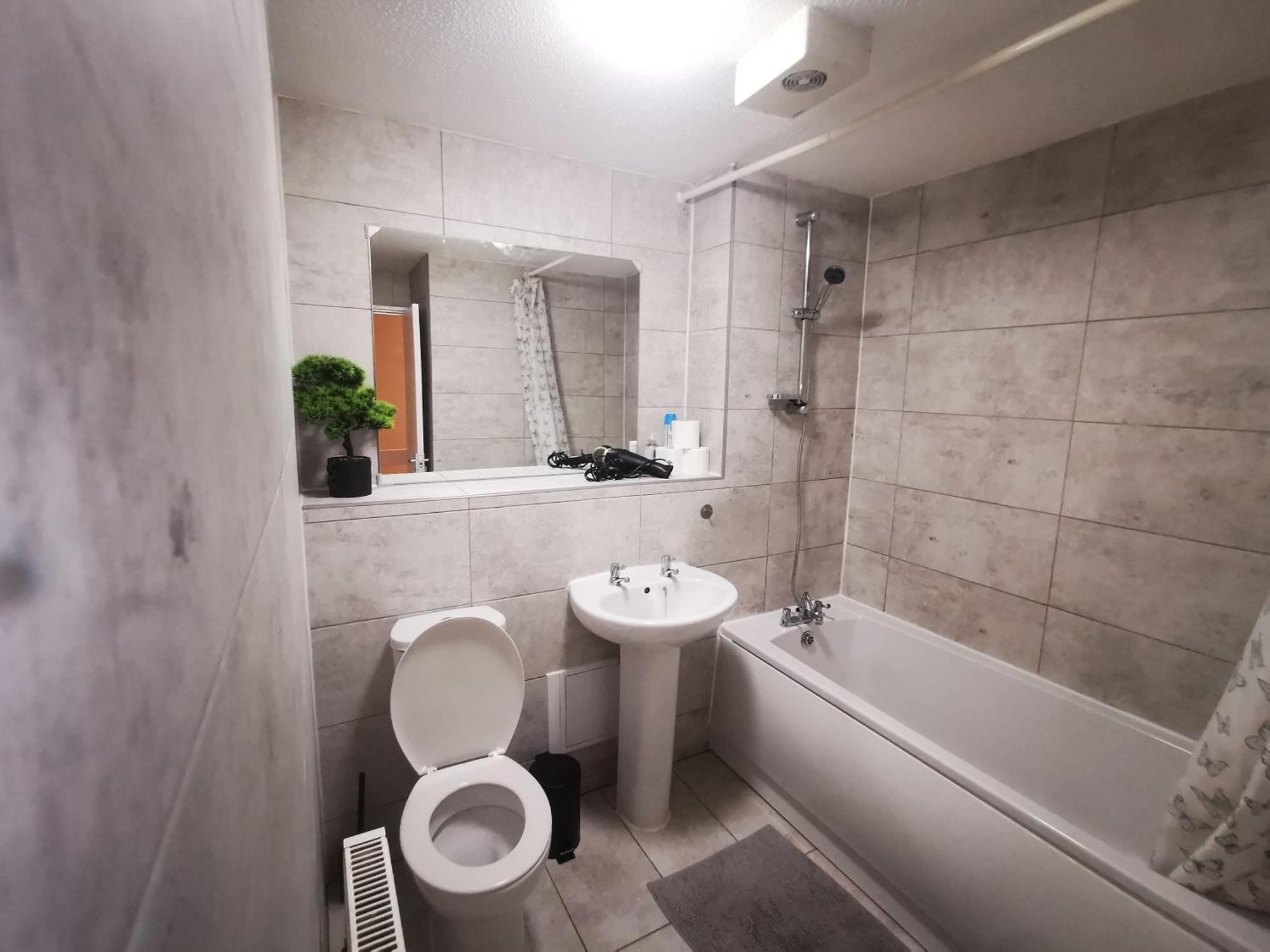 Charming House With 3 Bedrooms Near O2arena * London