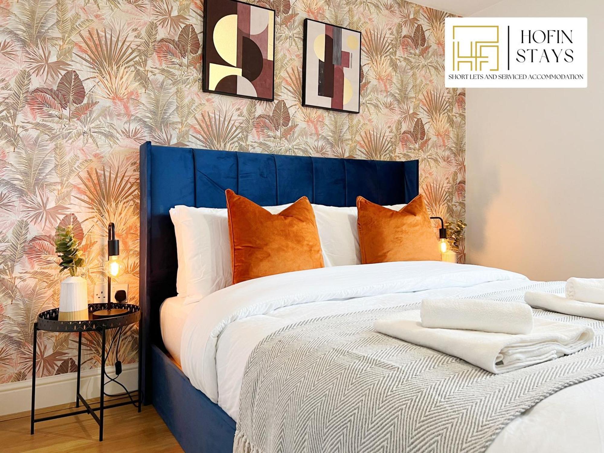 Last-minute Specials L Premium On 2 Double Bed For 6 Guests L Deals L Hofin Short Lets & Serviced London