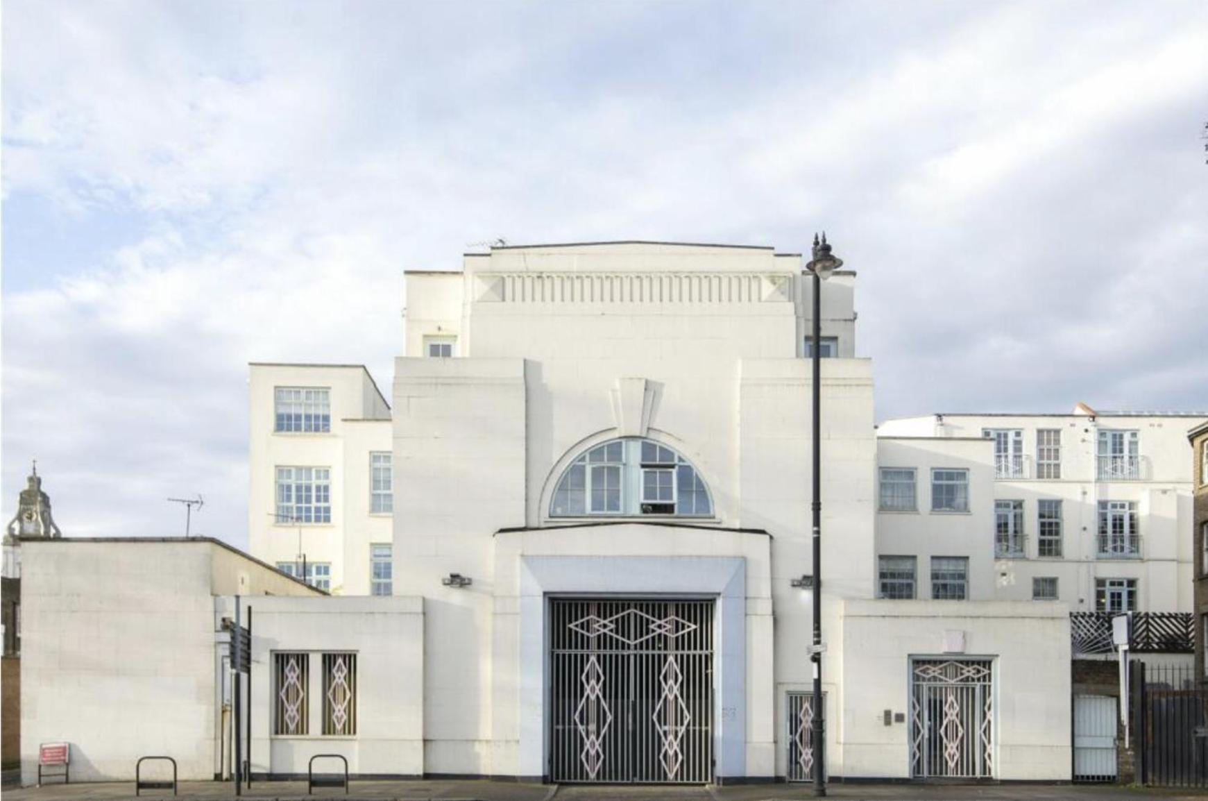 Art Deco In East Apartment