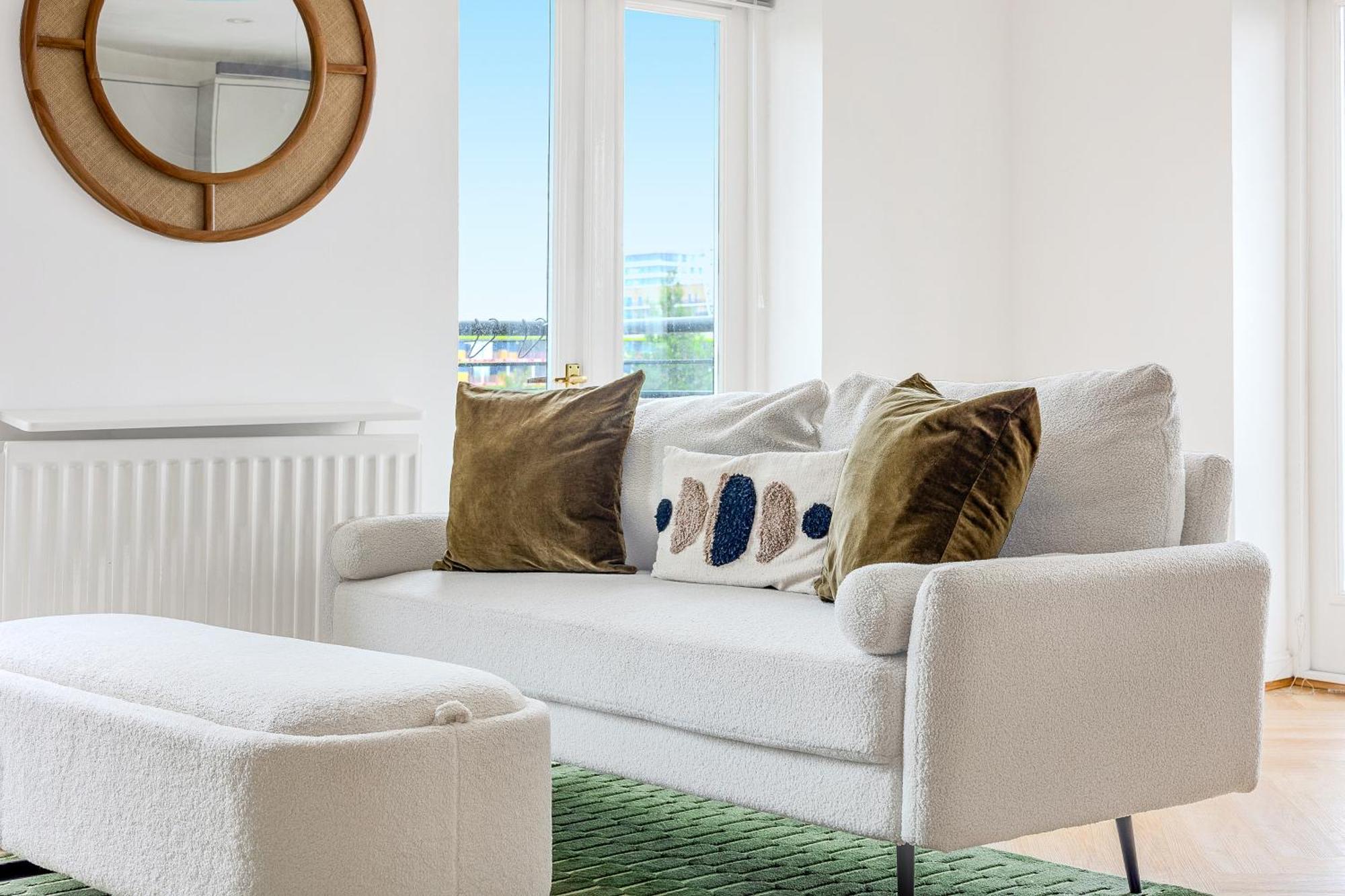 Bright New 2br Flat With Balcony Near Excel Leilighet *