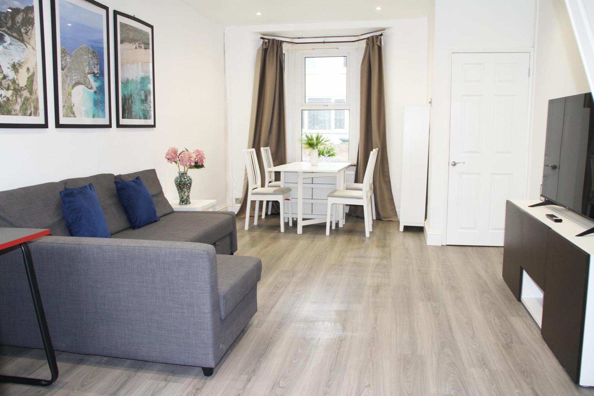 Holiday home No 10 Spacious 2-bedroom House In Stratford With Parking For Up To Six