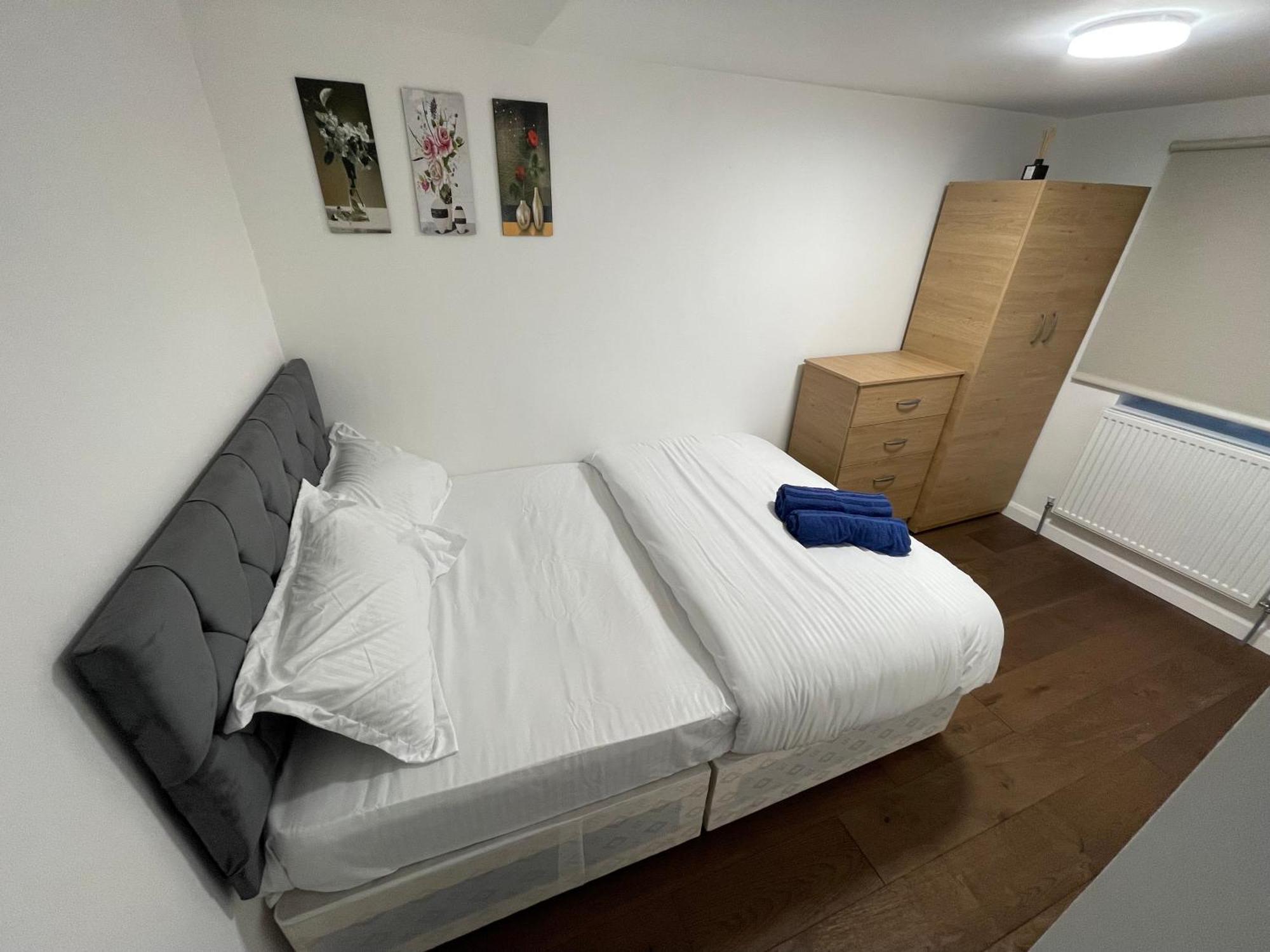 Two Bedroom Central Location Modern Flat Stratford