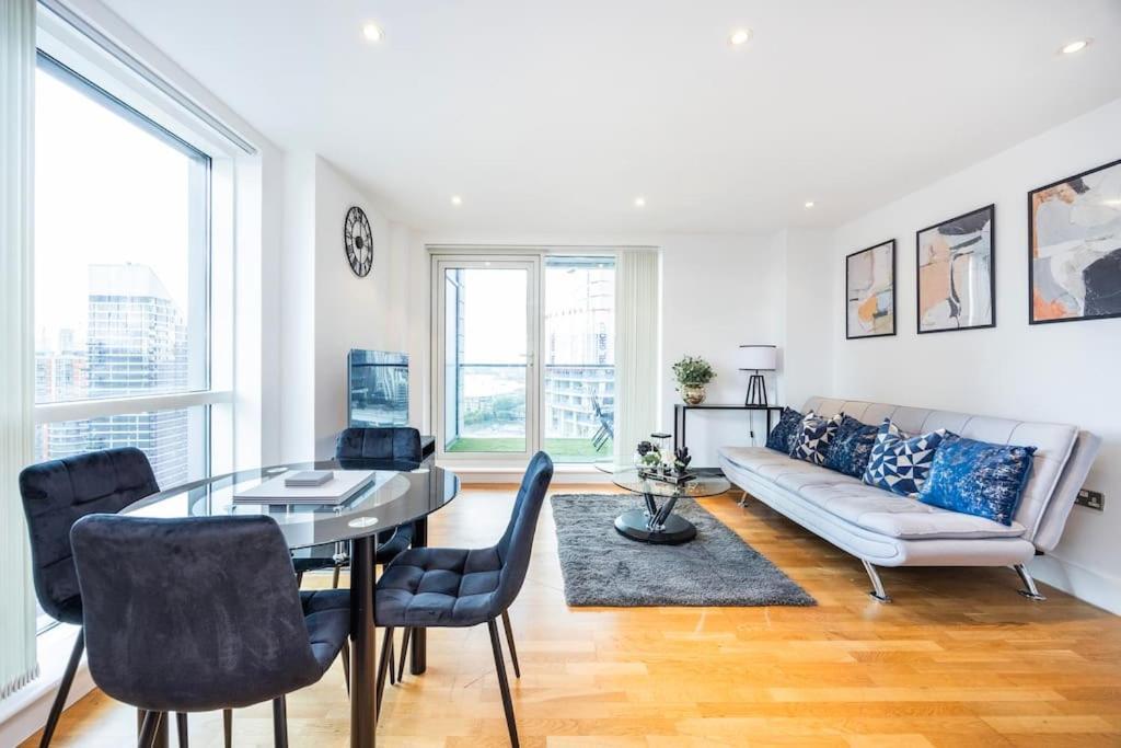 Apartment Contemporary 2 Bedroom Flat In Canary Wharf