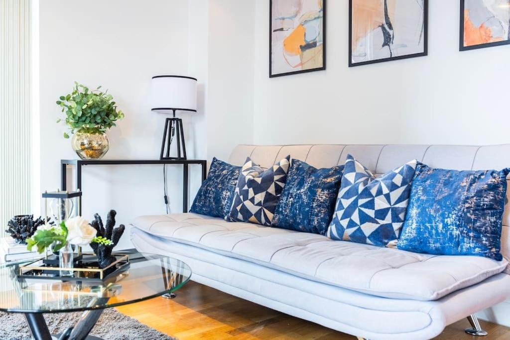 Apartment Contemporary 2 Bedroom Flat In Canary Wharf London
