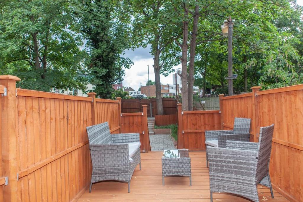 Spacy 3 Bedroom Woolwich Apartment London