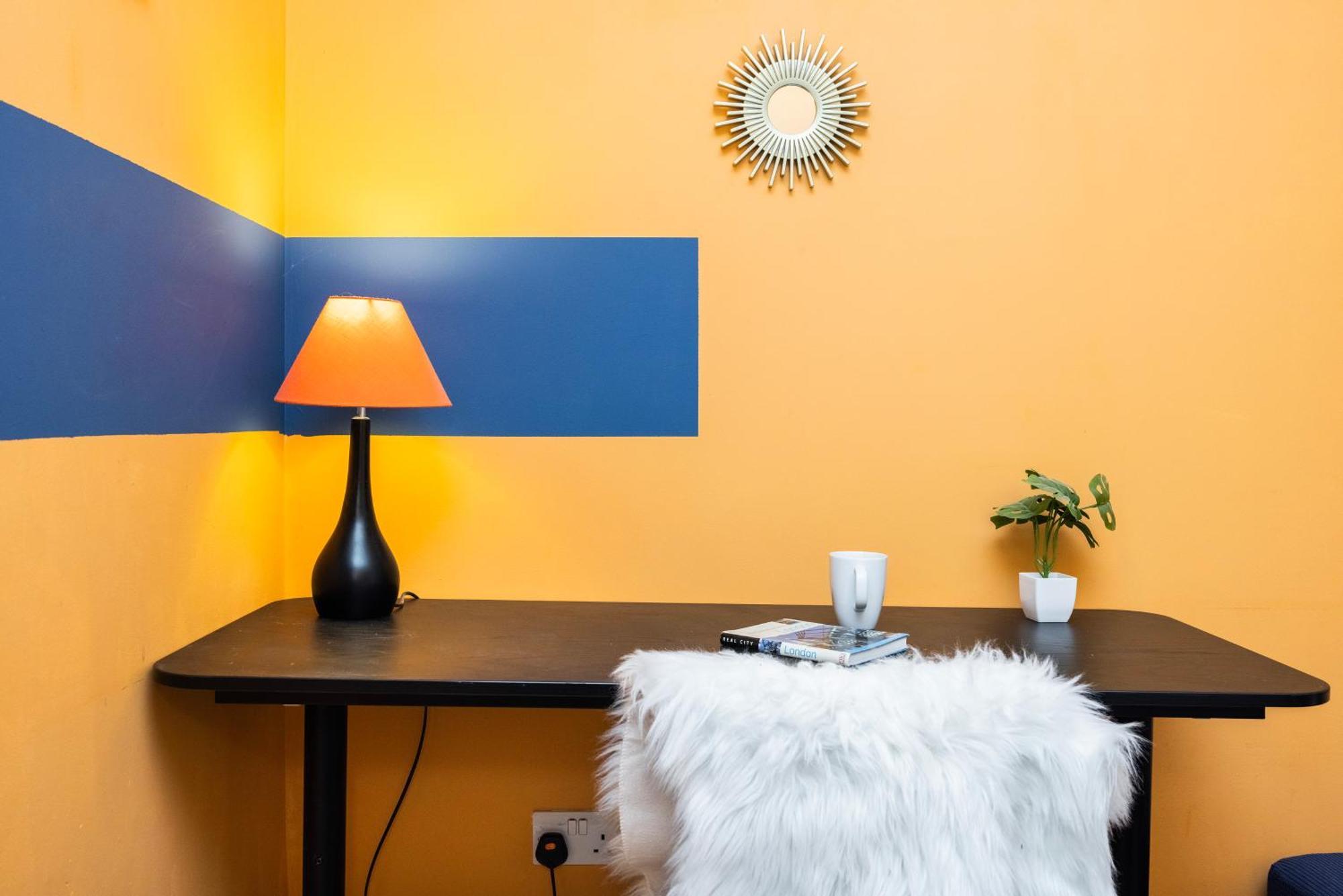 Vibrant Fresh Flat Near The Station - New Cross - Goldsmiths Apartment *