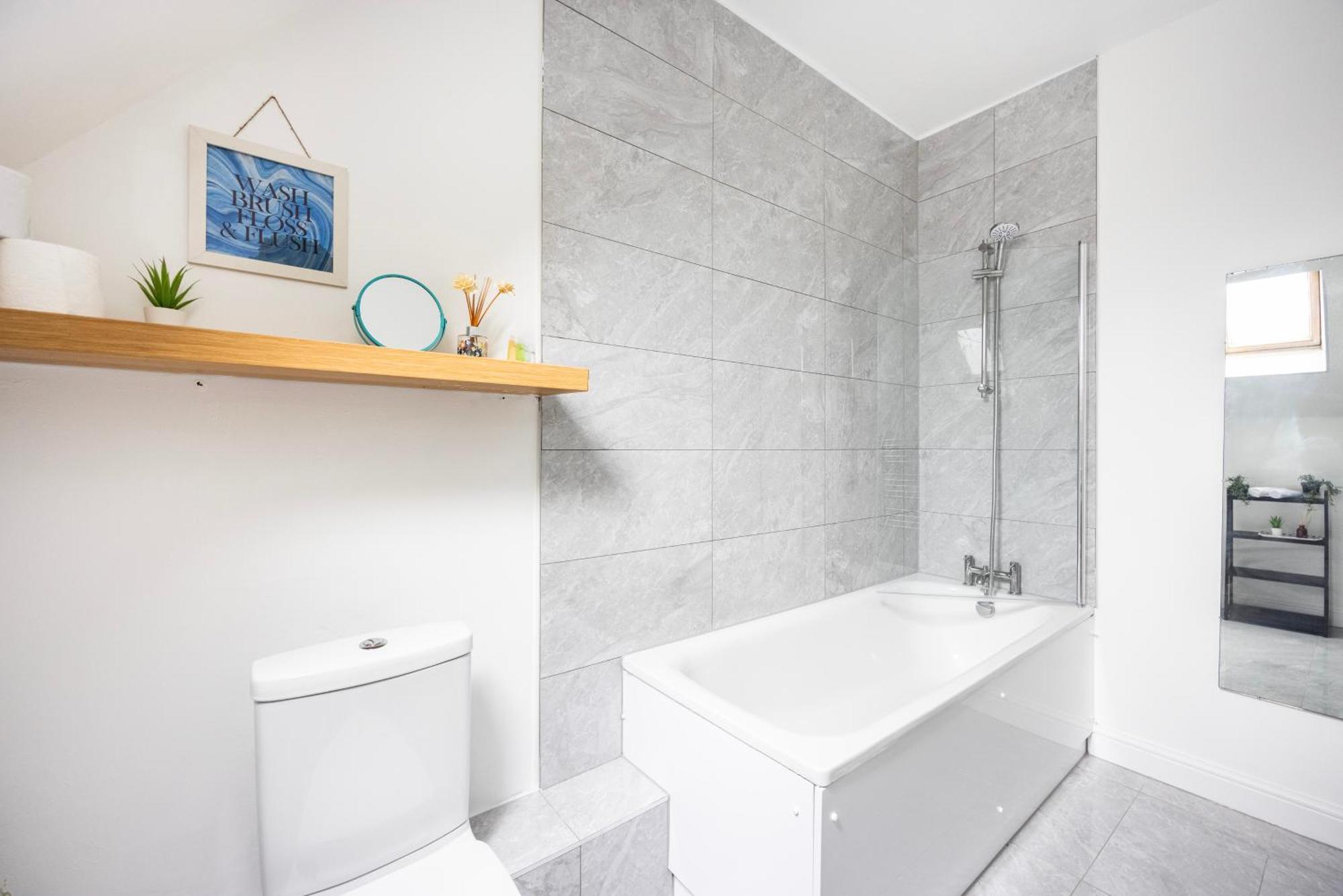 Vibrant Fresh Flat Near The Station - New Cross - Goldsmiths Apartment